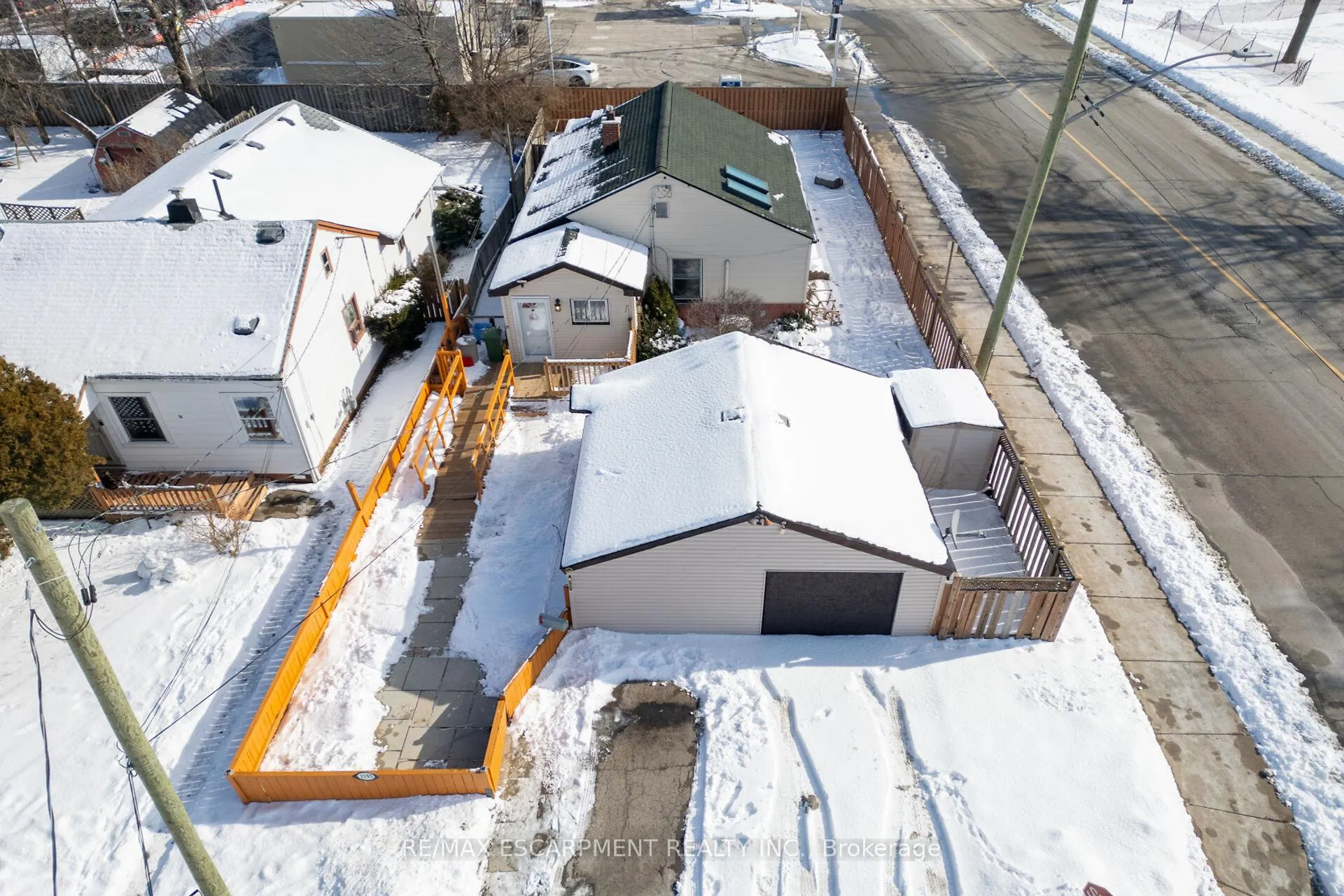 Photo 38 of 1793 Main Street E, Hamilton, Normanhurst — HOMEH