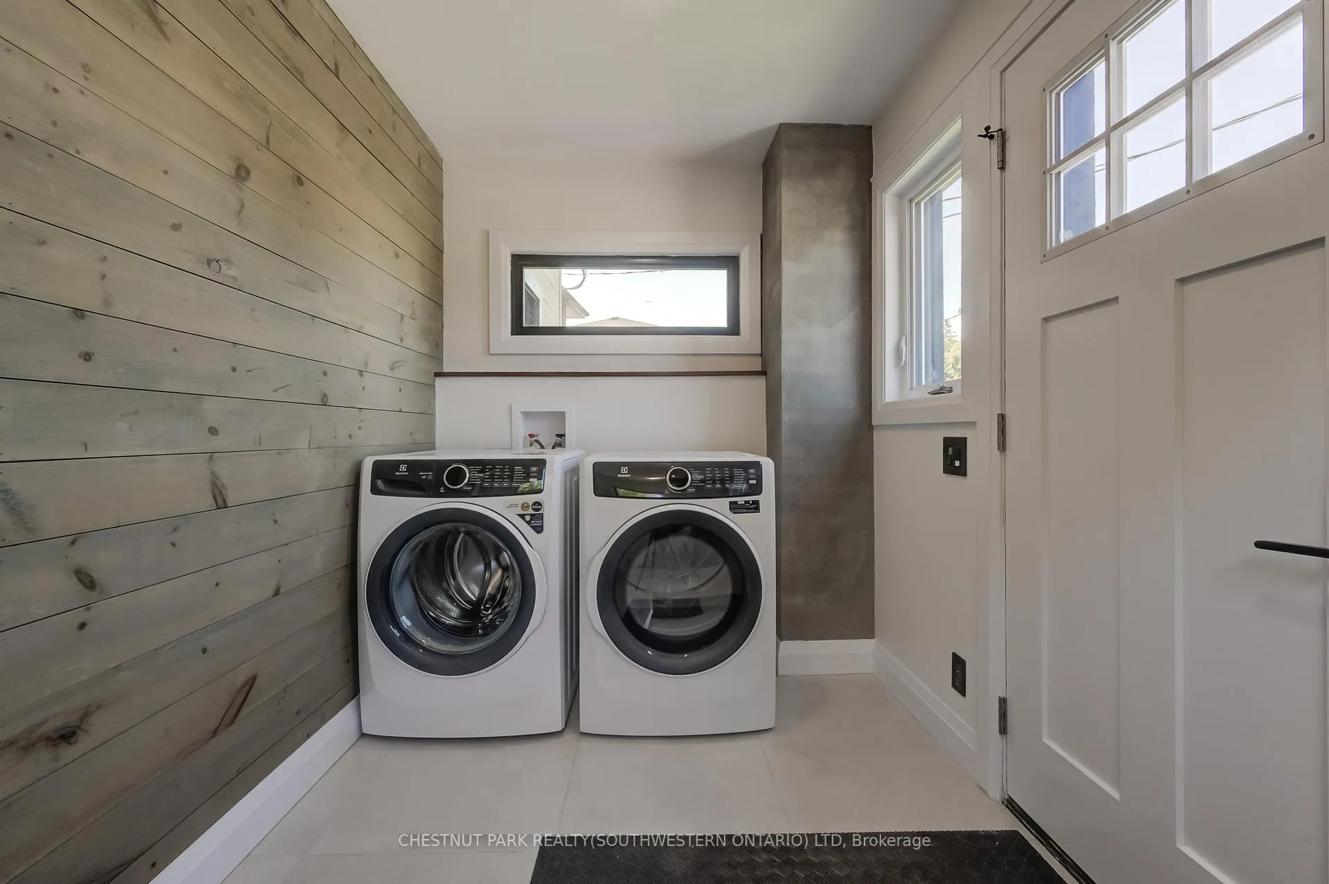 Photo 2 of 29 Hurst Avenue, Kitchener — HOMEH