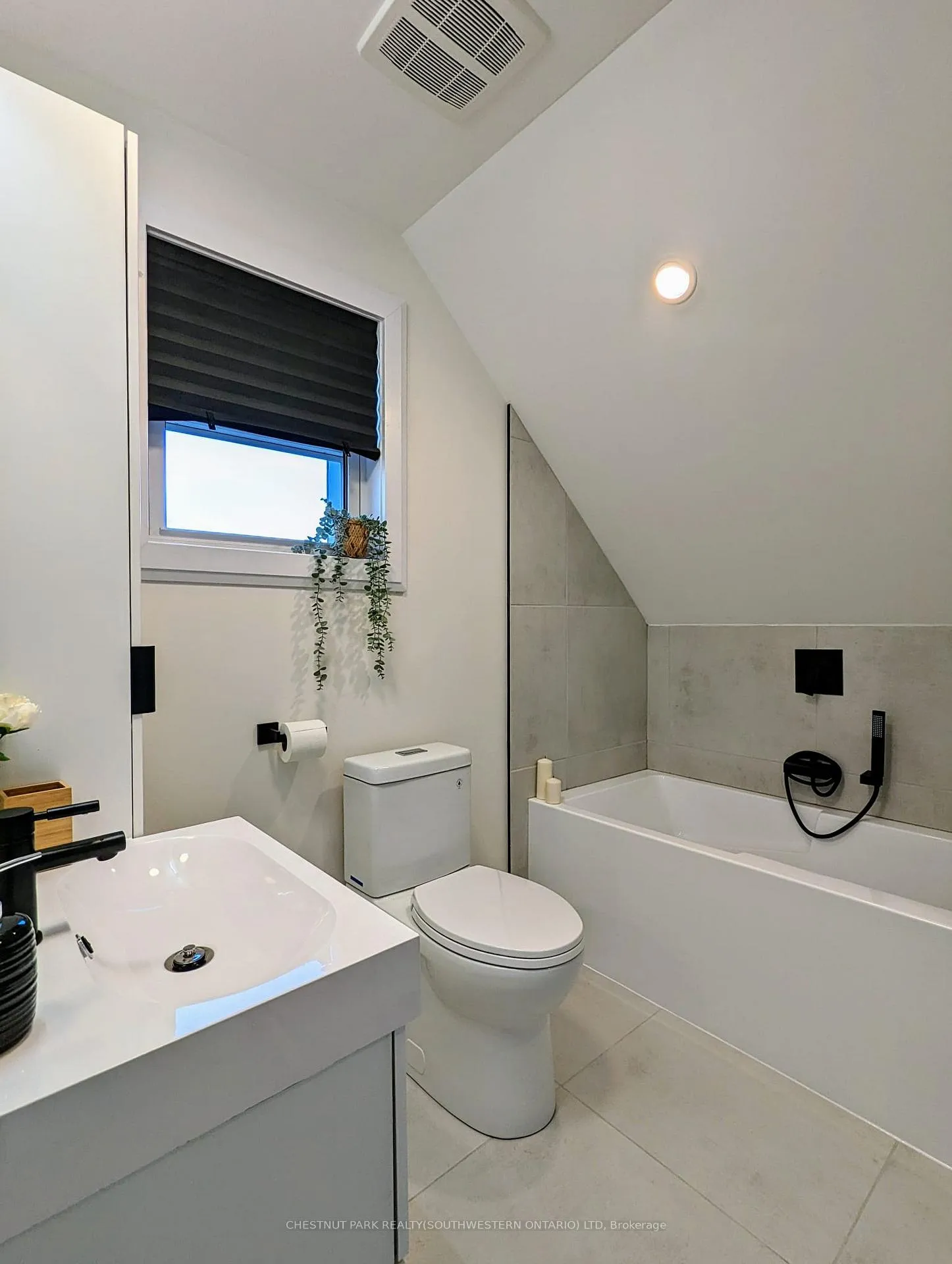 Photo 10 of 29 Hurst Avenue, Kitchener — HOMEH