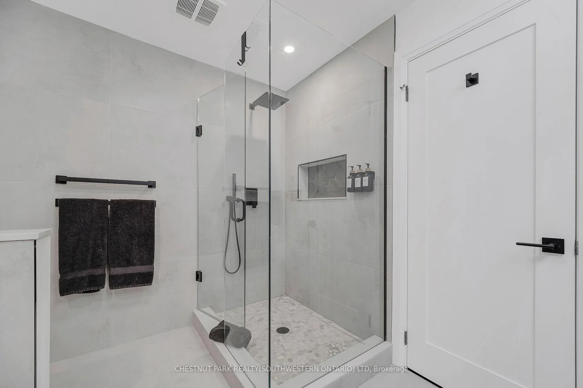 Photo 38 of 29 Hurst Avenue, Kitchener — HOMEH