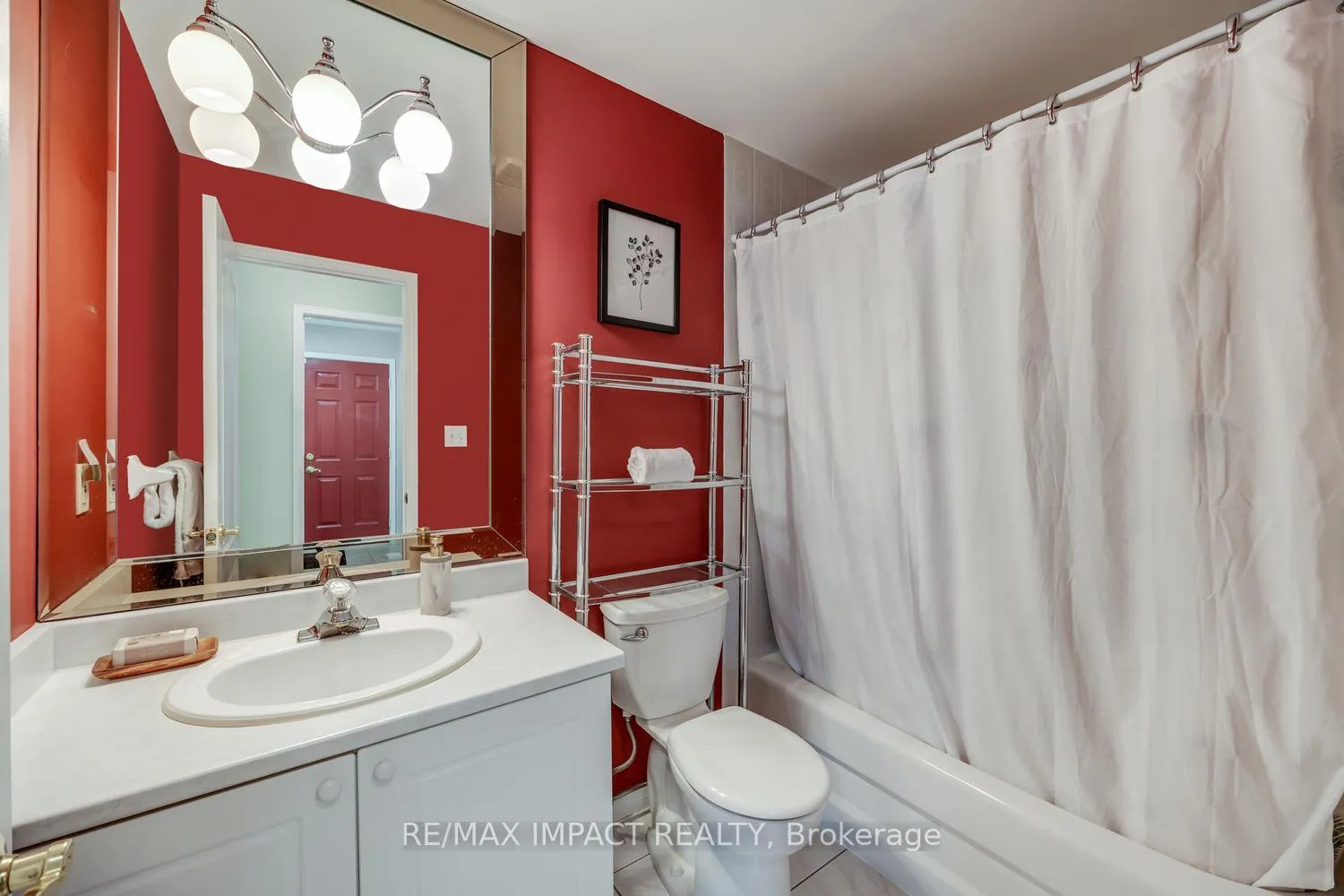 Photo 6 of 9 Samuel Place, Kawartha Lakes, Lindsay — HOMEH
