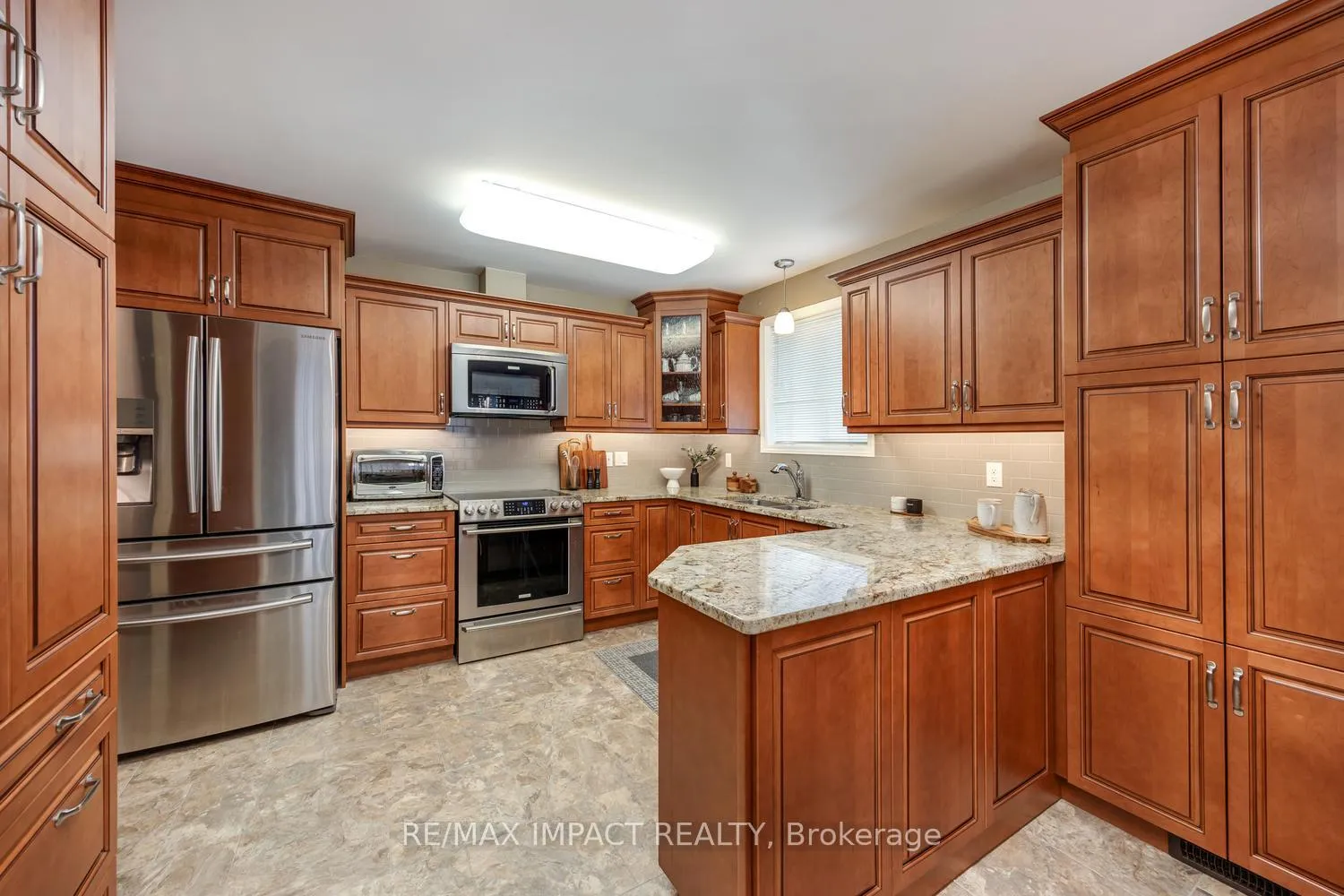 Photo 9 of 9 Samuel Place, Kawartha Lakes, Lindsay — HOMEH