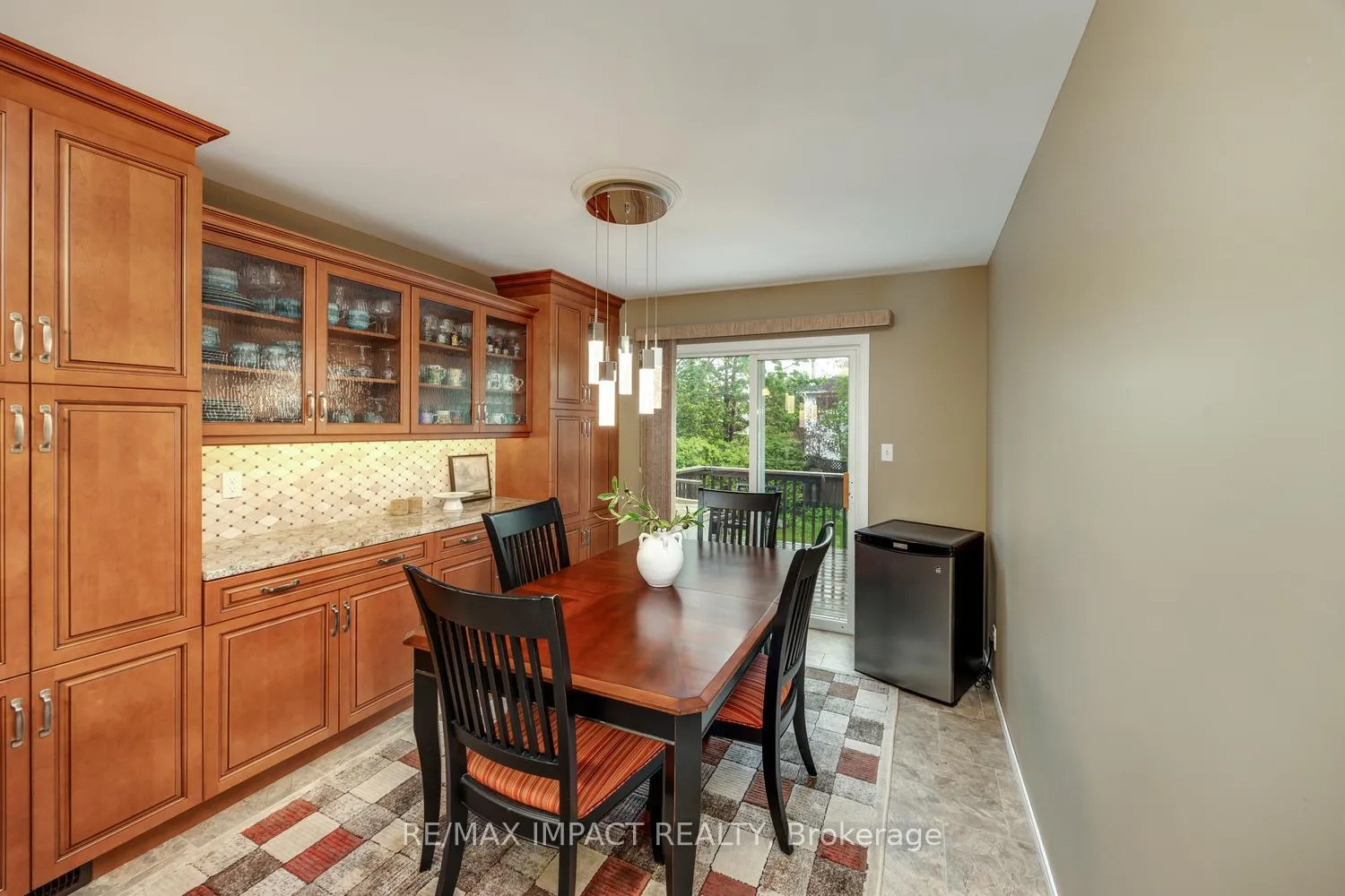 Photo 11 of 9 Samuel Place, Kawartha Lakes, Lindsay — HOMEH