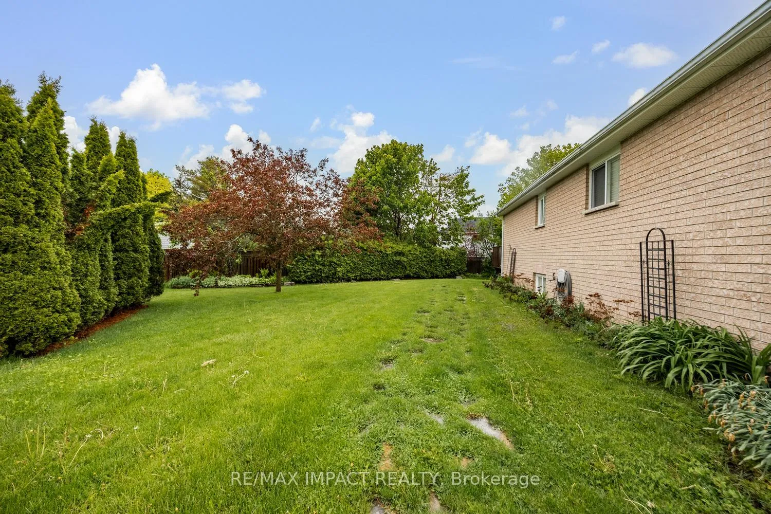 Photo 21 of 9 Samuel Place, Kawartha Lakes, Lindsay — HOMEH