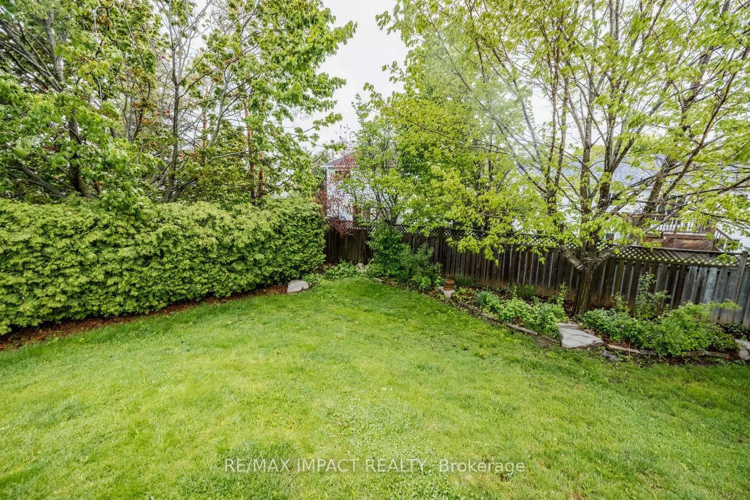 Photo 25 of 9 Samuel Place, Kawartha Lakes, Lindsay — HOMEH