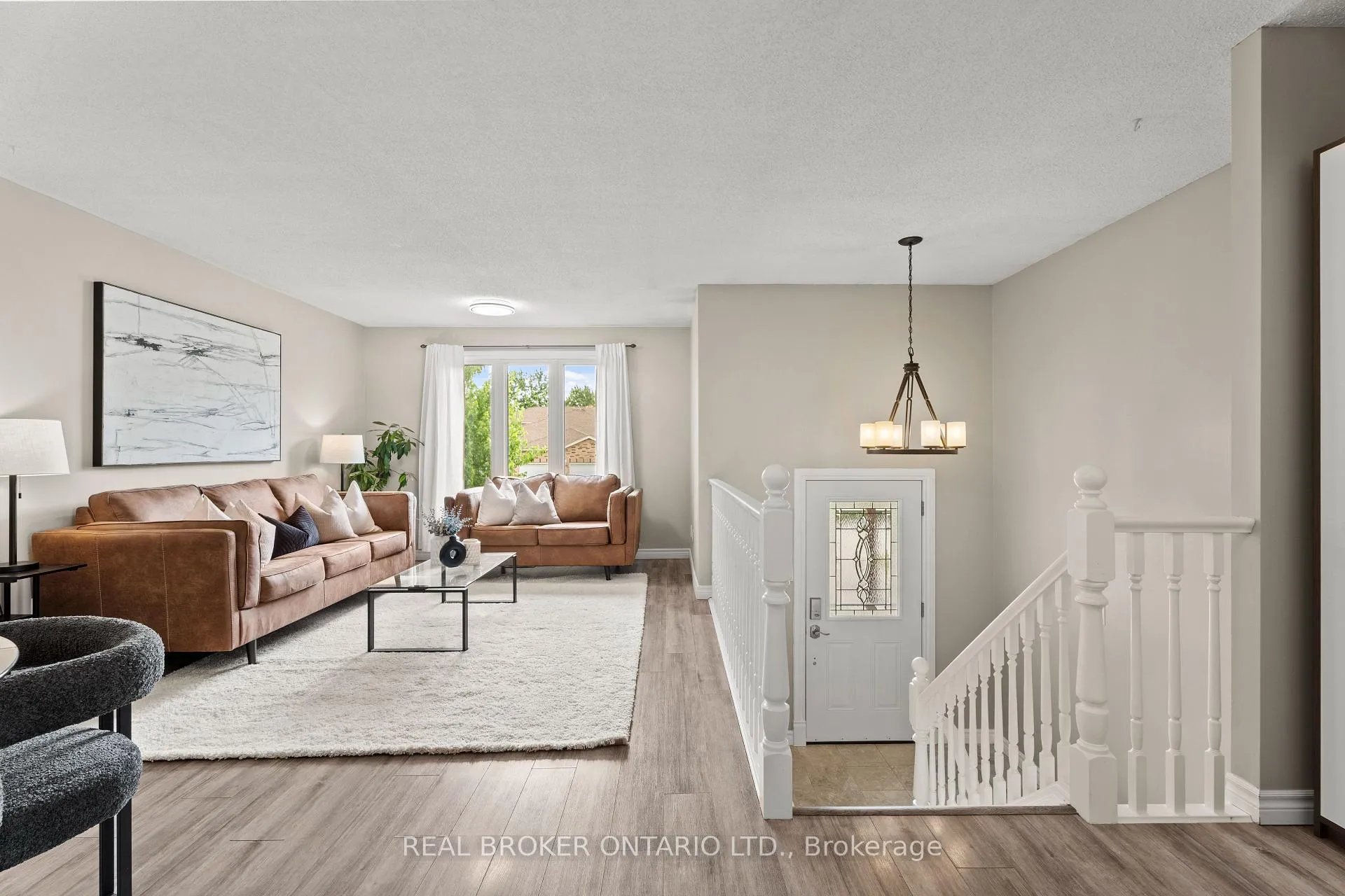 Photo 4 of 204A Springfield Crescent, Waterloo — HOMEH