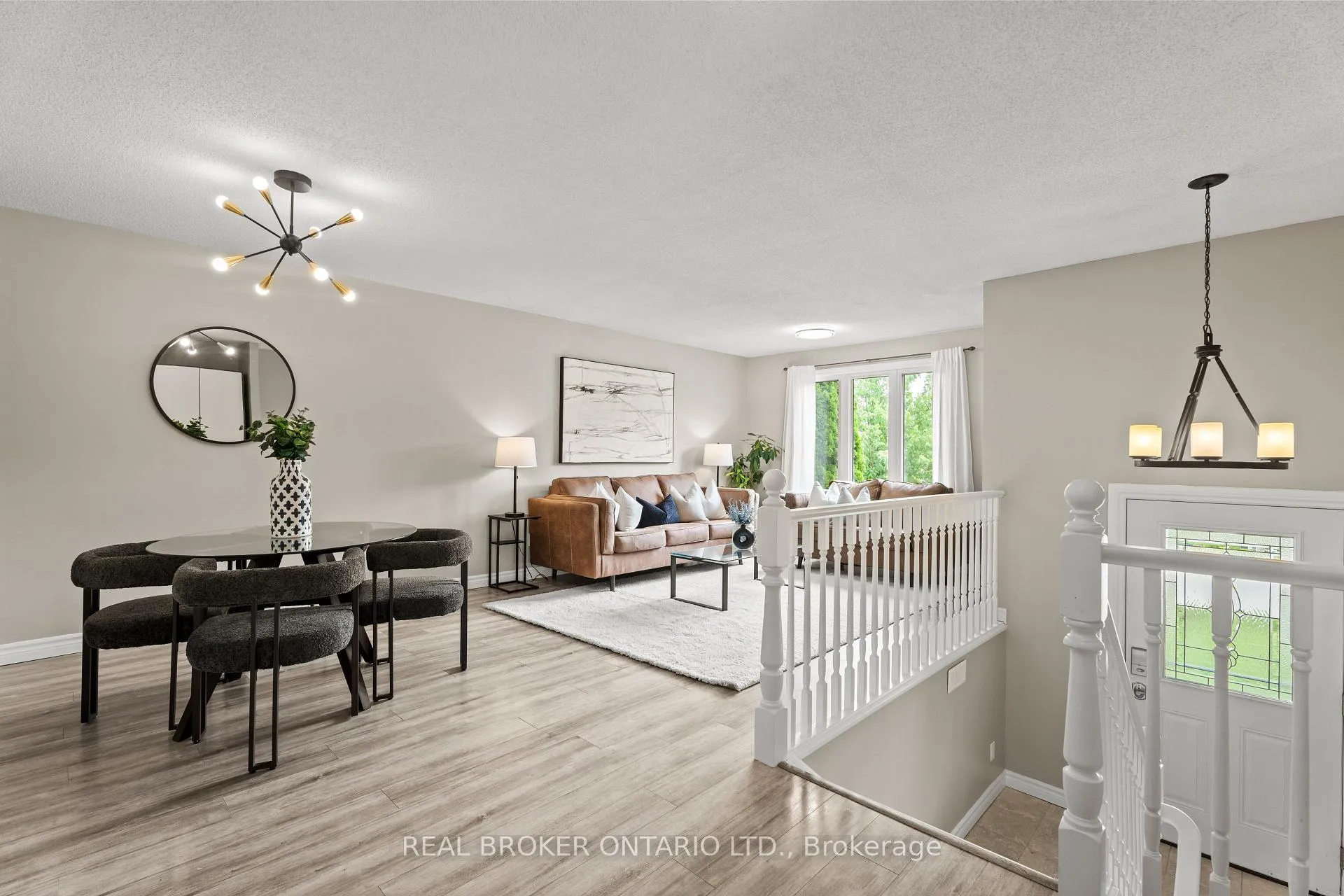 Photo 5 of 204A Springfield Crescent, Waterloo — HOMEH
