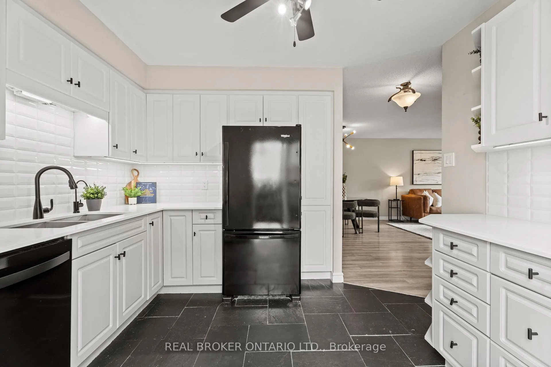 Photo 12 of 204A Springfield Crescent, Waterloo — HOMEH
