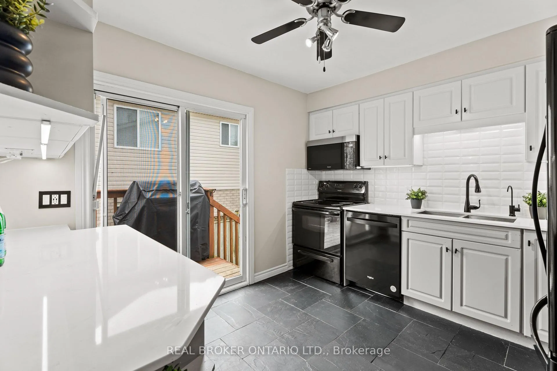 Photo 14 of 204A Springfield Crescent, Waterloo — HOMEH