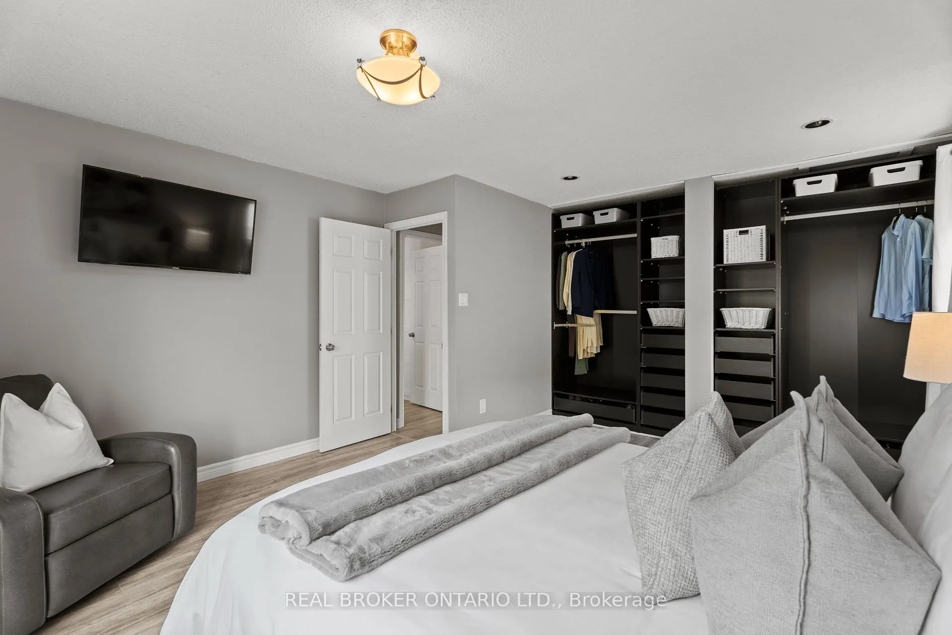 Photo 18 of 204A Springfield Crescent, Waterloo — HOMEH