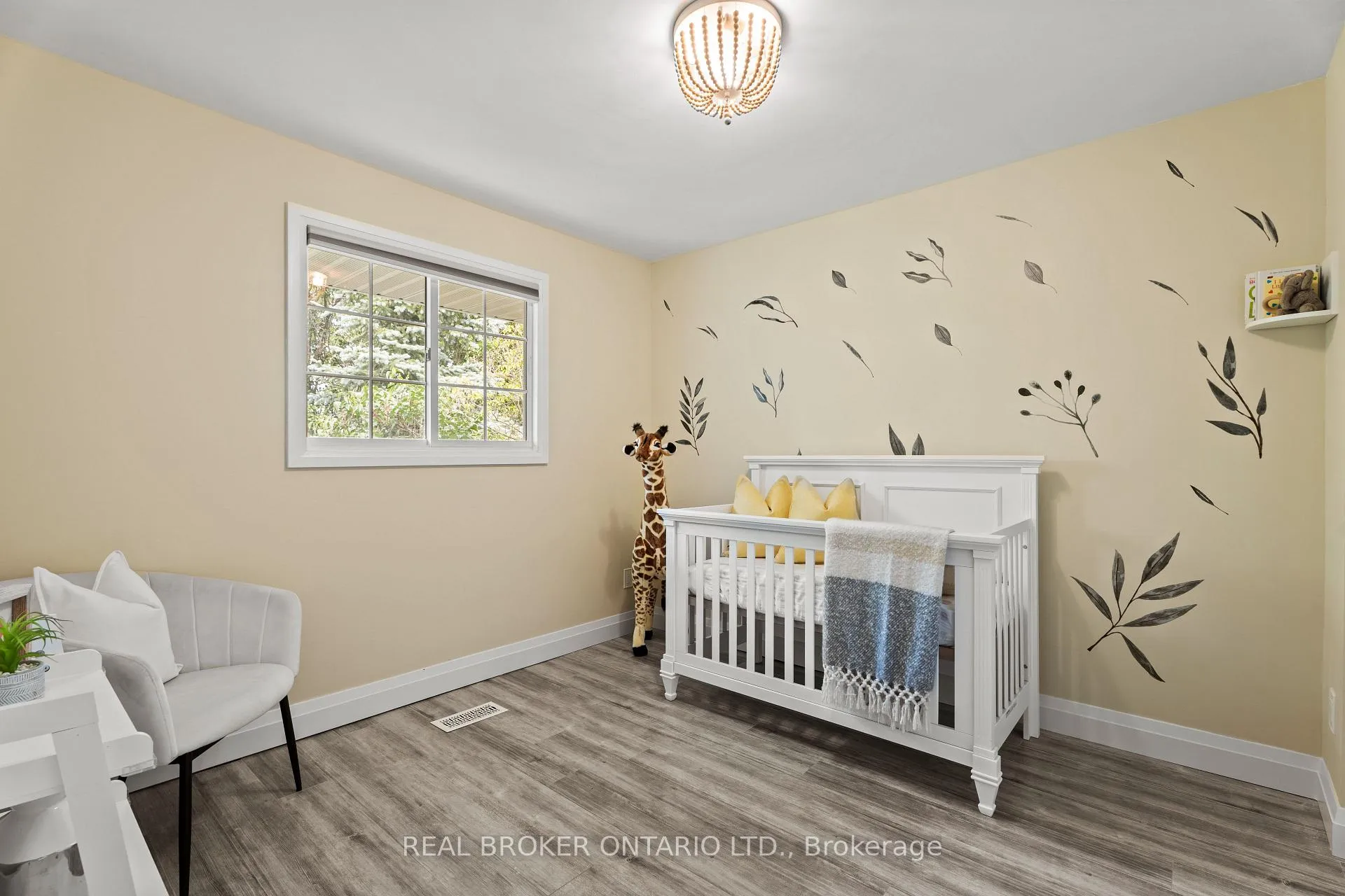 Photo 19 of 204A Springfield Crescent, Waterloo — HOMEH