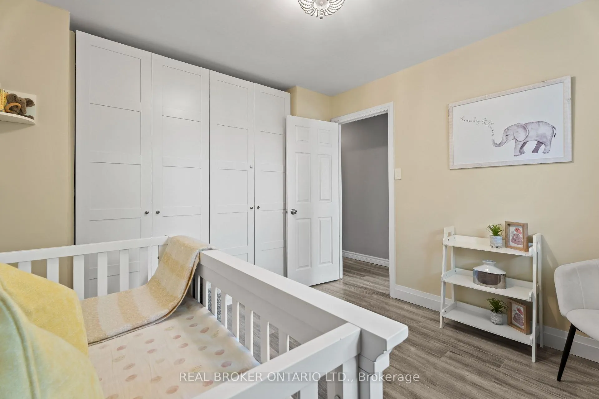 Photo 20 of 204A Springfield Crescent, Waterloo — HOMEH