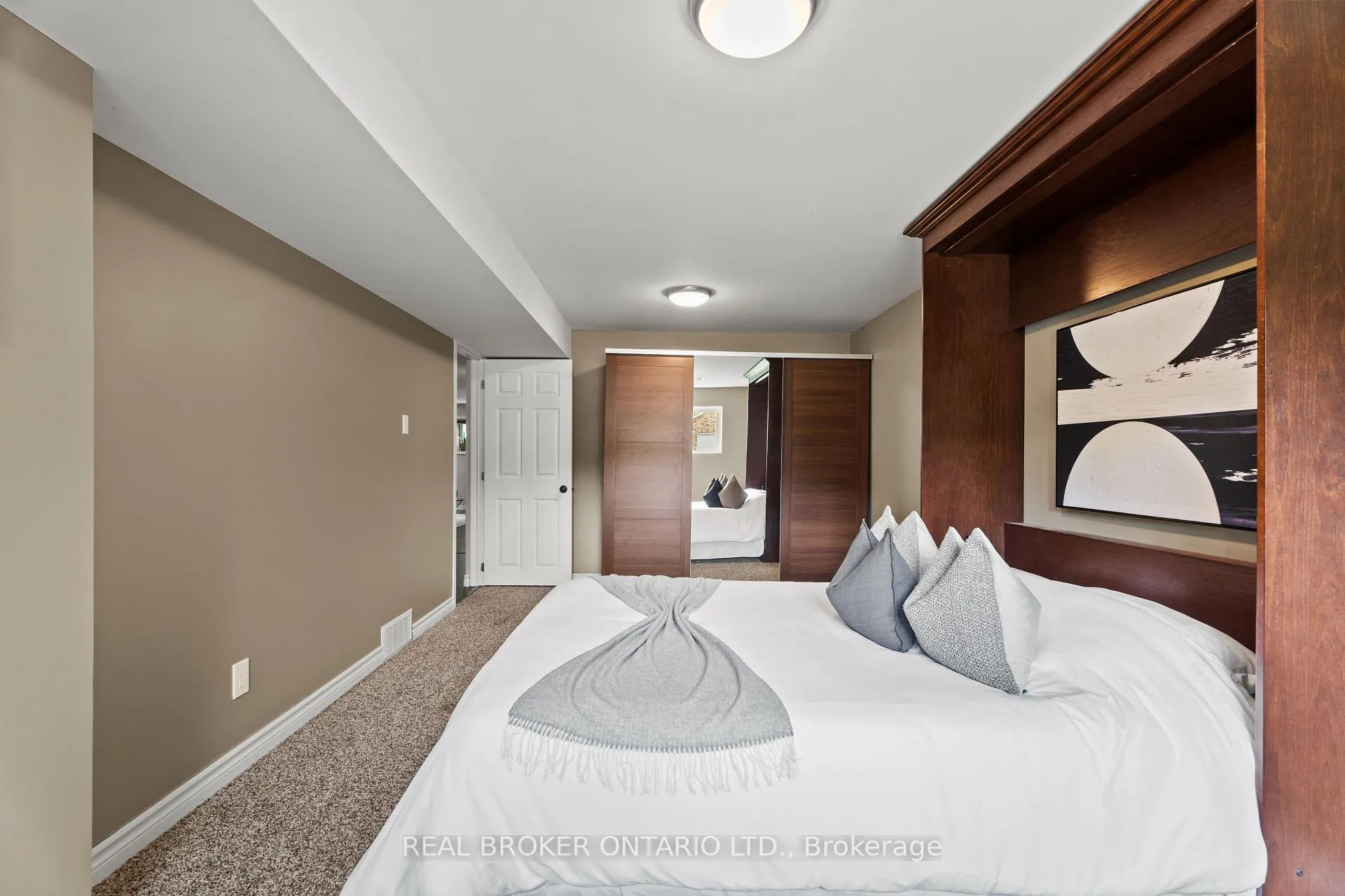 Photo 31 of 204A Springfield Crescent, Waterloo — HOMEH