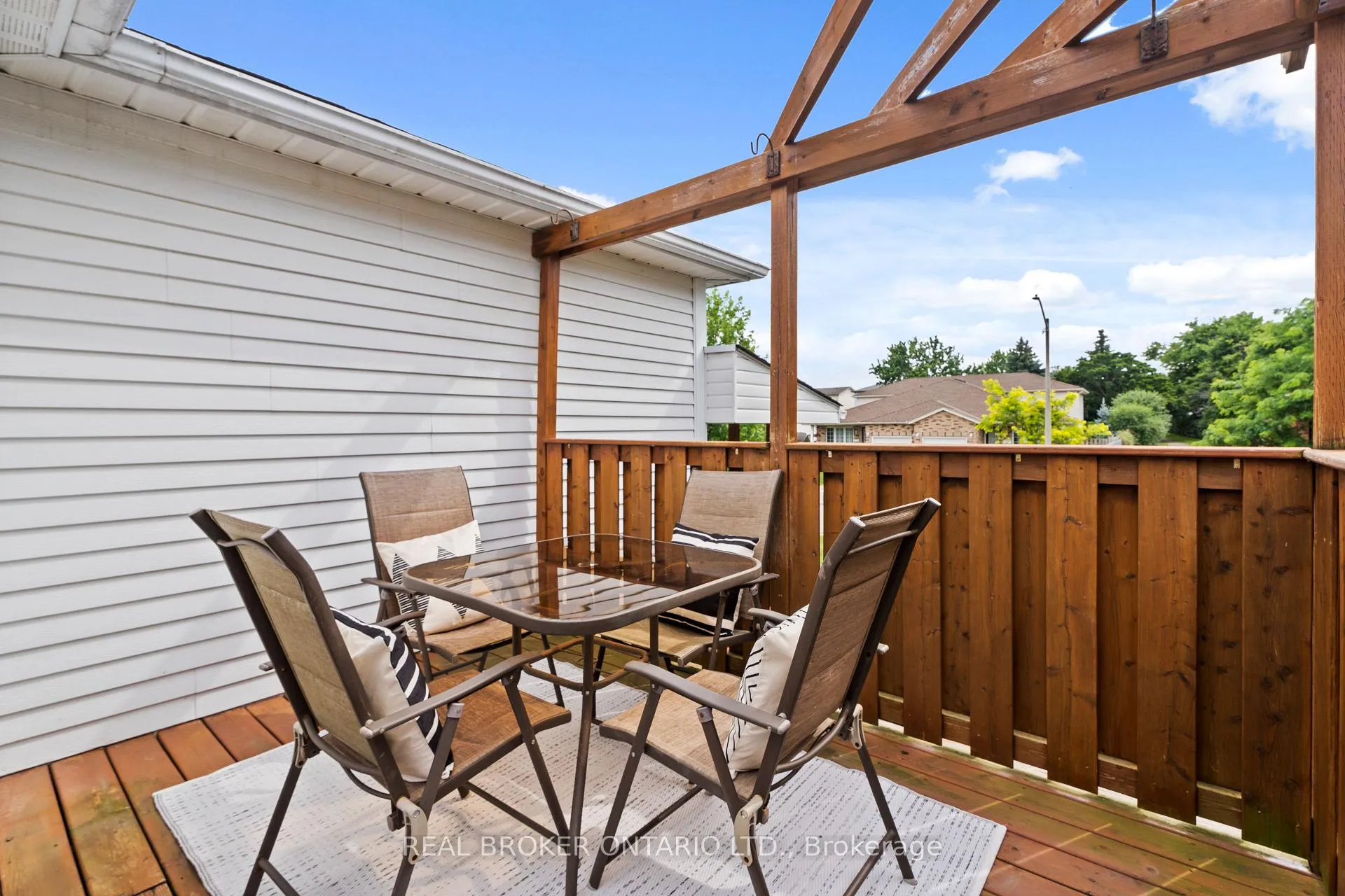 Photo 34 of 204A Springfield Crescent, Waterloo — HOMEH