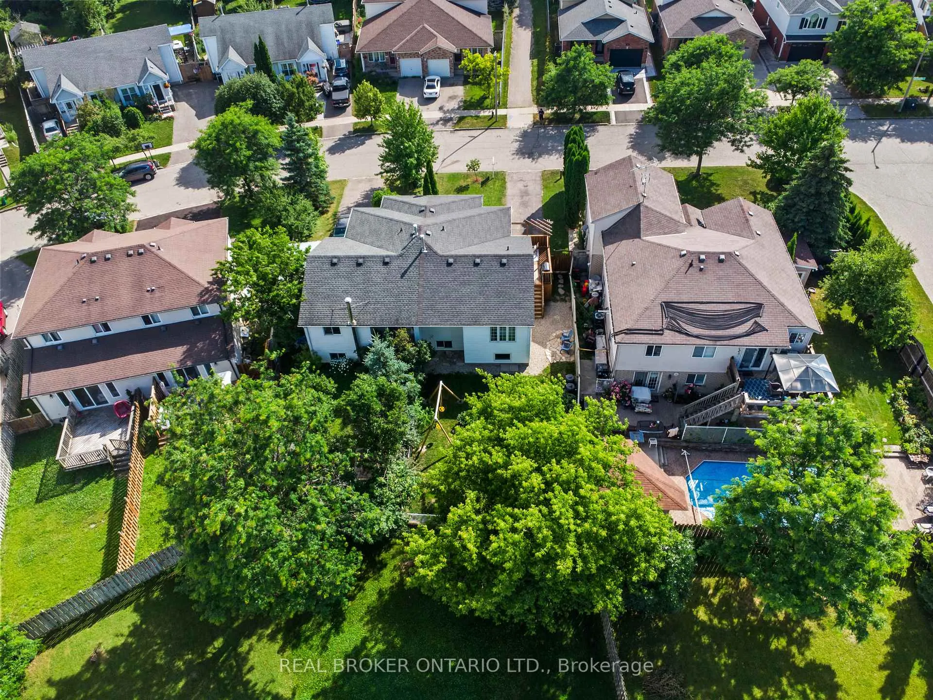 Photo 43 of 204A Springfield Crescent, Waterloo — HOMEH