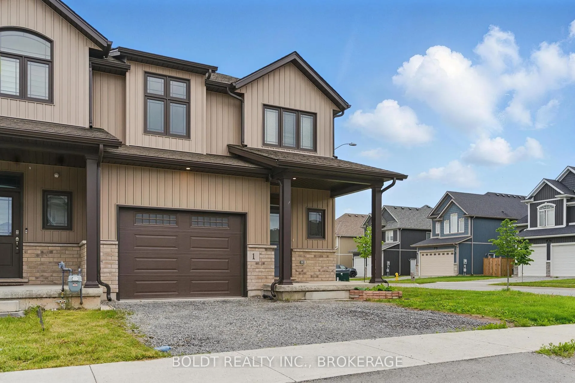 Photo 2 of 1 Bowman Crescent, Thorold, Hurricane/Merrittville — HOMEH