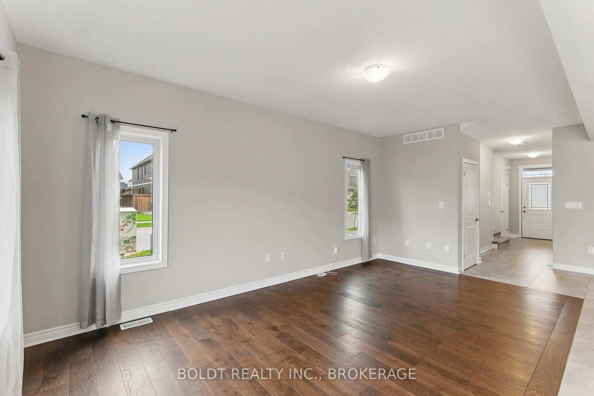 Photo 8 of 1 Bowman Crescent, Thorold, Hurricane/Merrittville — HOMEH
