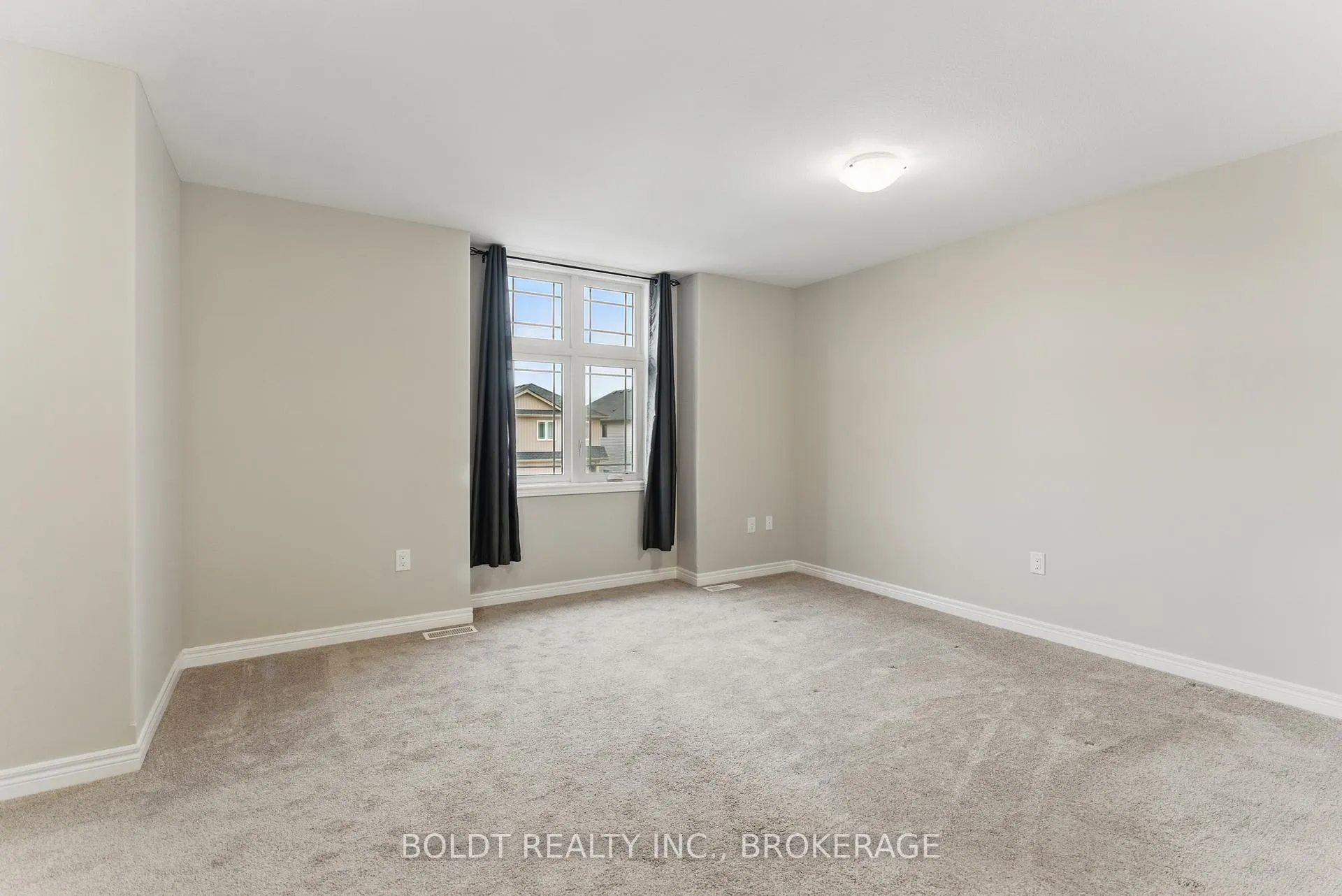 Photo 12 of 1 Bowman Crescent, Thorold, Hurricane/Merrittville — HOMEH