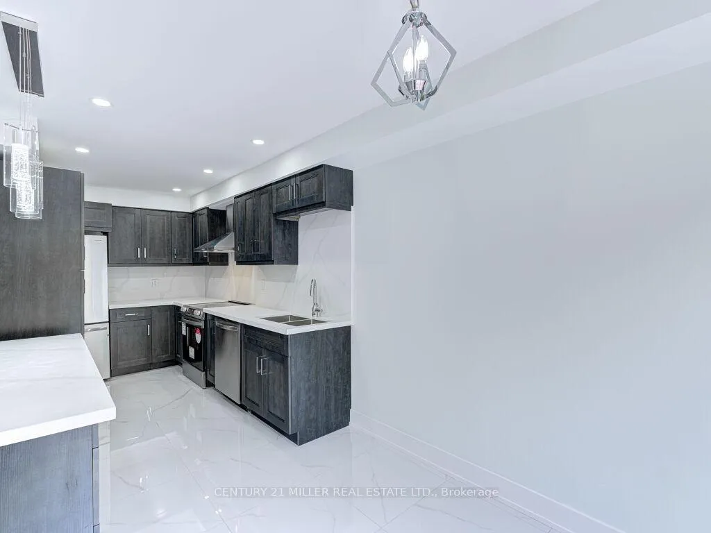 Photo 17 of 373 Ravineview Way, Oakville, Wedgewood Creek — HOMEH