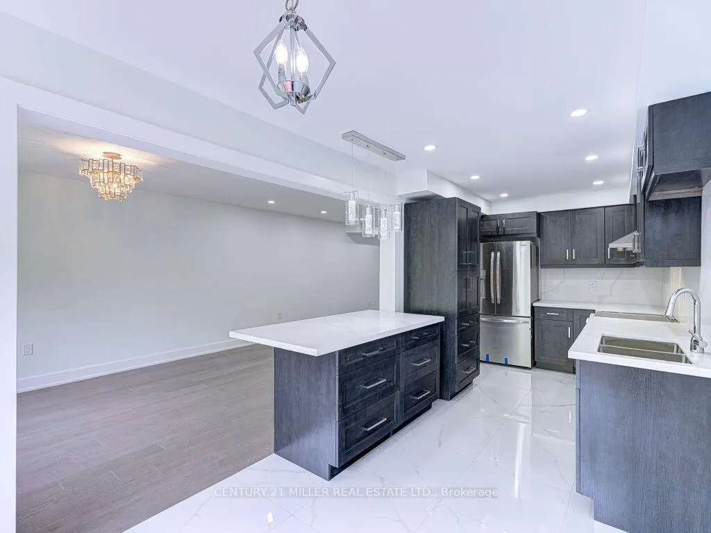 Photo 18 of 373 Ravineview Way, Oakville, Wedgewood Creek — HOMEH