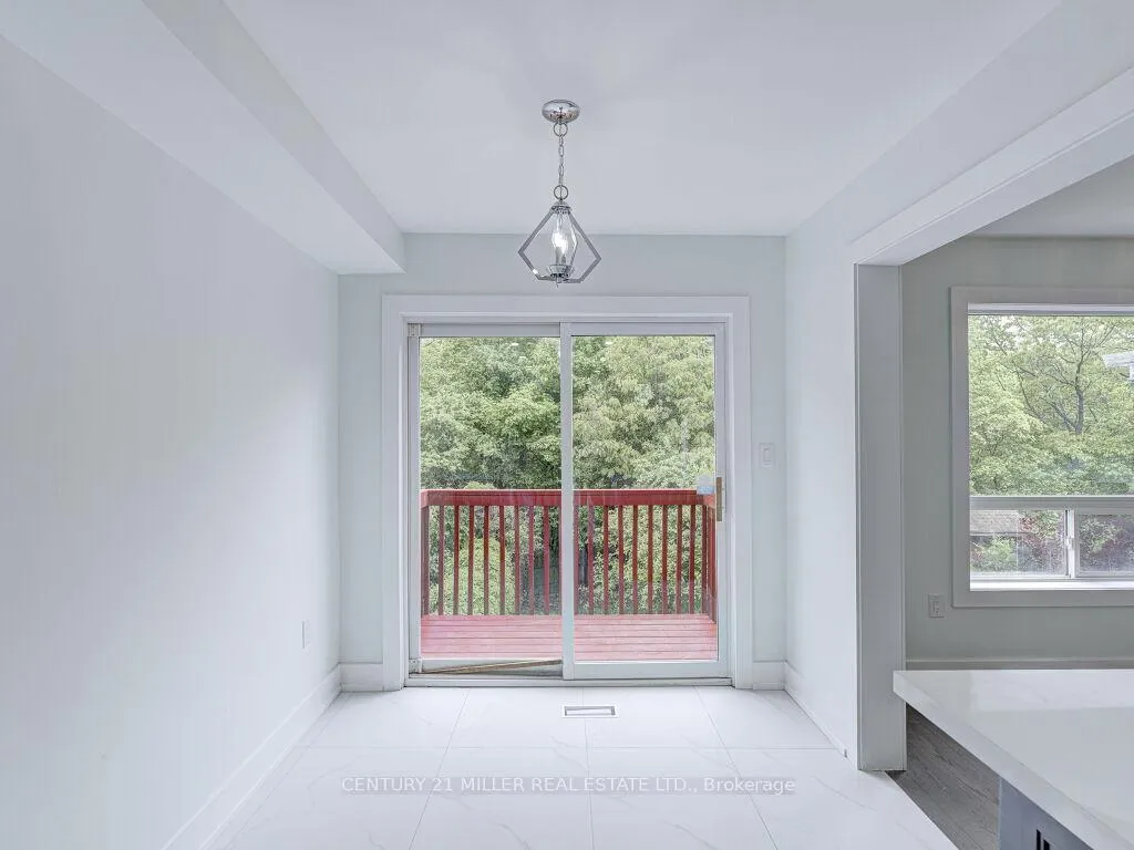 Photo 21 of 373 Ravineview Way, Oakville, Wedgewood Creek — HOMEH