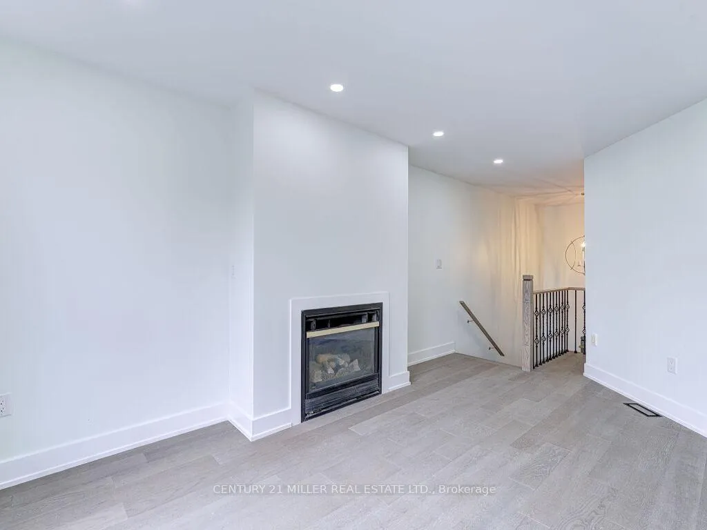 Photo 24 of 373 Ravineview Way, Oakville, Wedgewood Creek — HOMEH