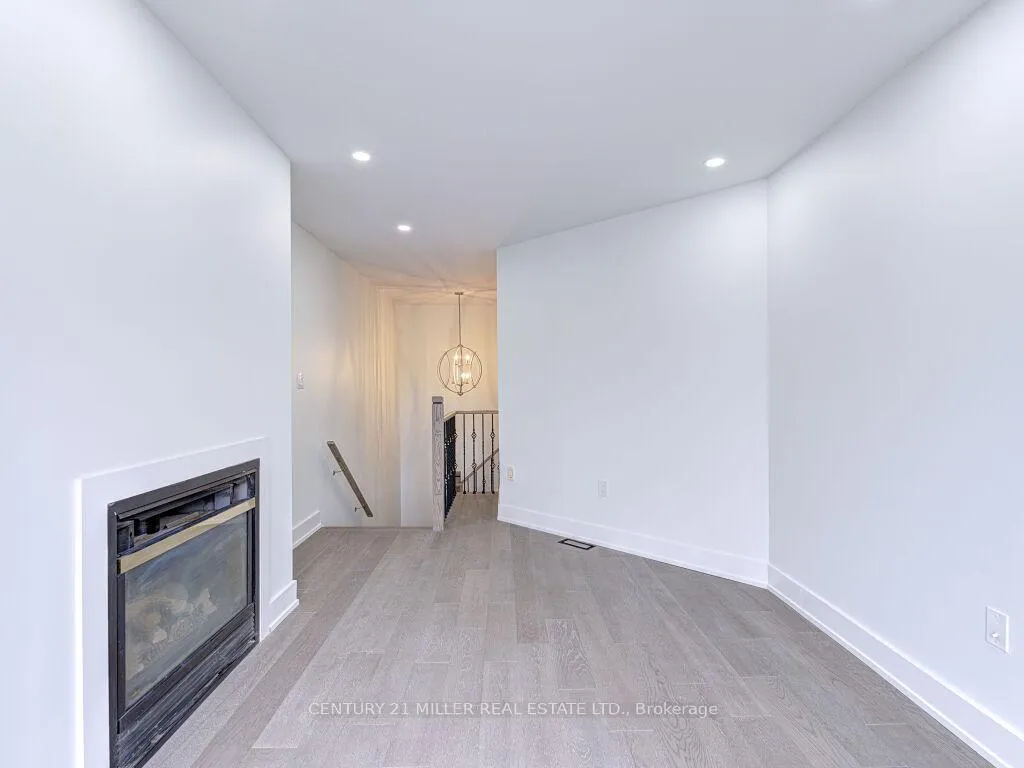 Photo 26 of 373 Ravineview Way, Oakville, Wedgewood Creek — HOMEH