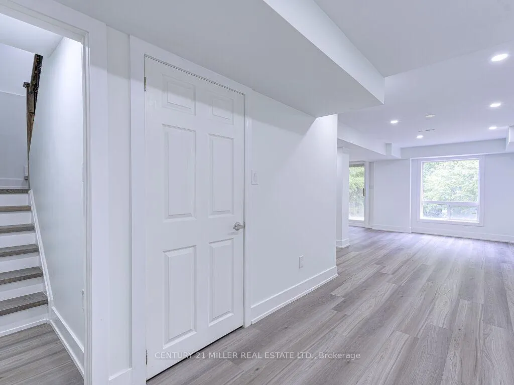 Photo 37 of 373 Ravineview Way, Oakville, Wedgewood Creek — HOMEH