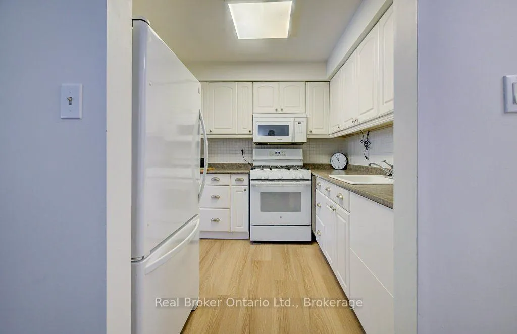 Photo 11 of 6 Emily Street, Brant, Paris — HOMEH