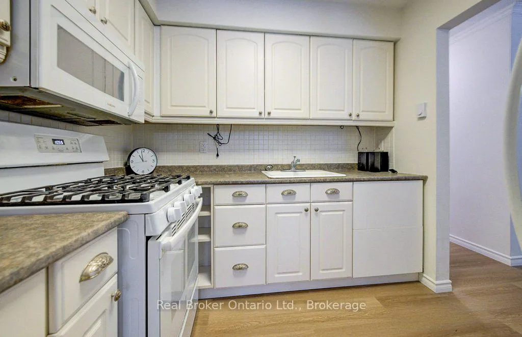 Photo 13 of 6 Emily Street, Brant, Paris — HOMEH