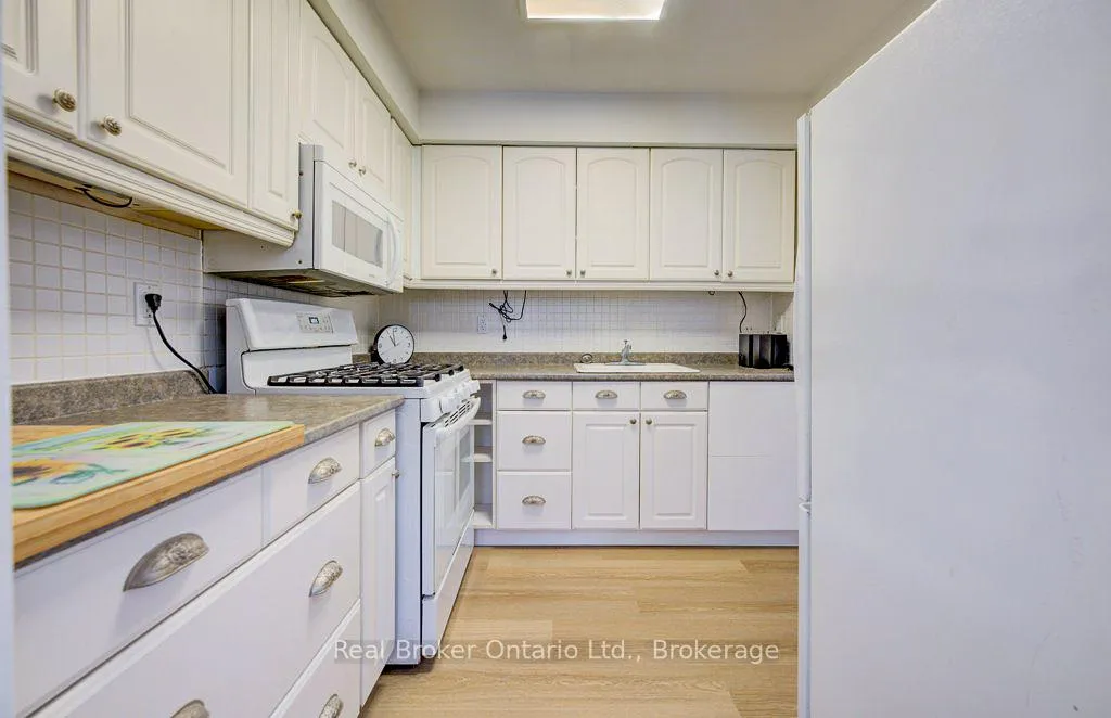 Photo 14 of 6 Emily Street, Brant, Paris — HOMEH