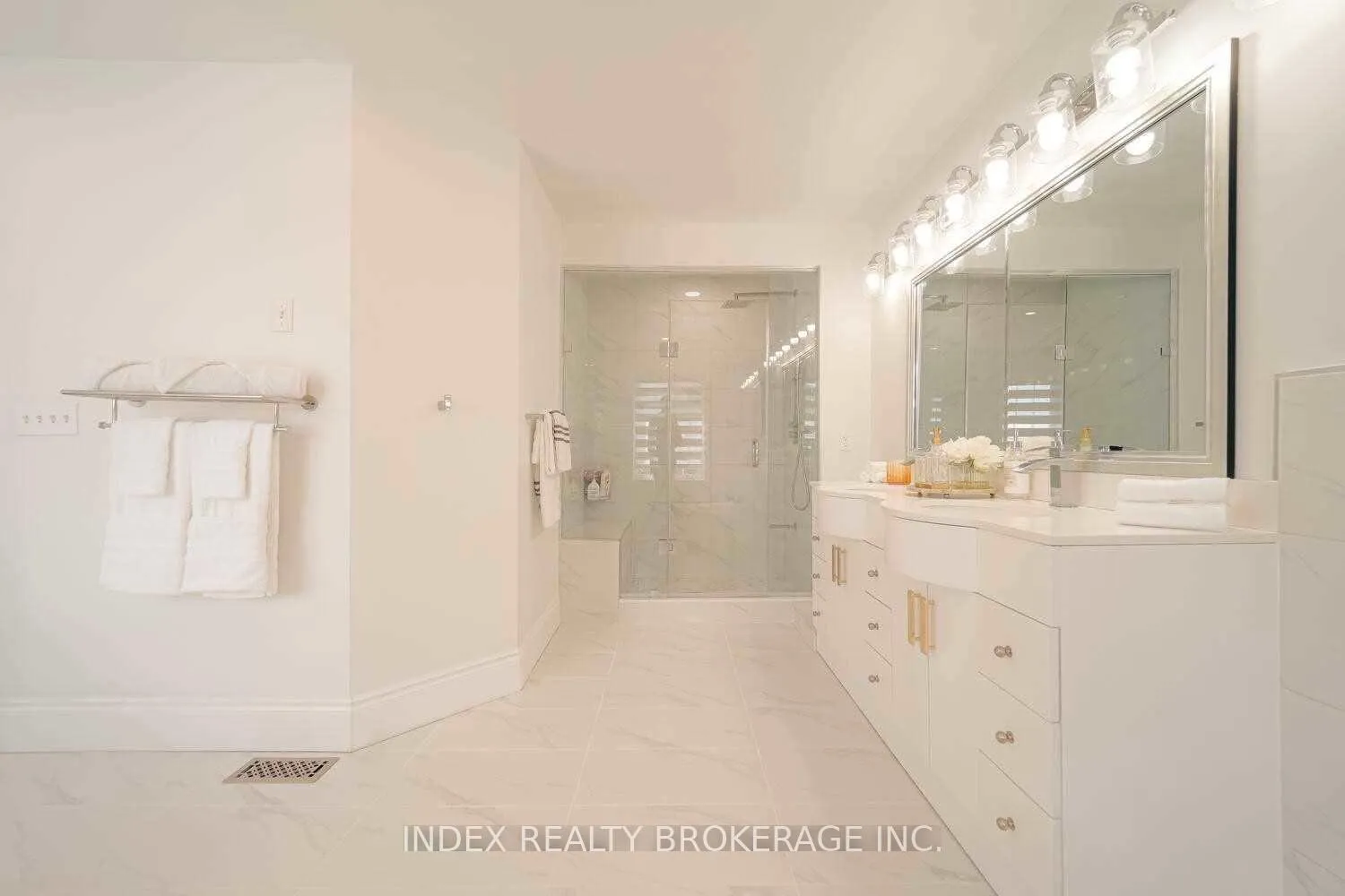 Photo 25 of 76 Maldives Crescent, Brampton, Vales of Castlemore — HOMEH