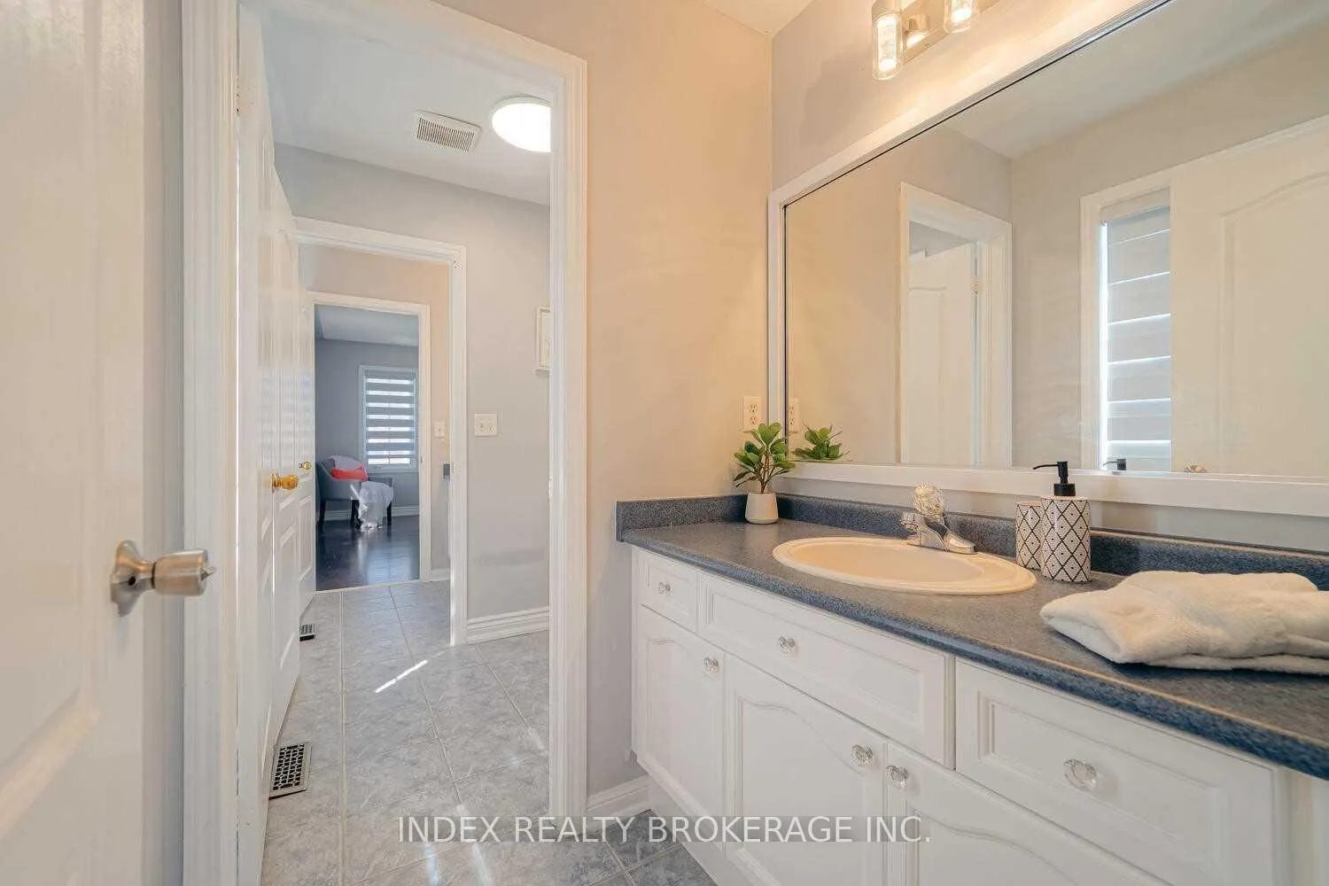 Photo 36 of 76 Maldives Crescent, Brampton, Vales of Castlemore — HOMEH