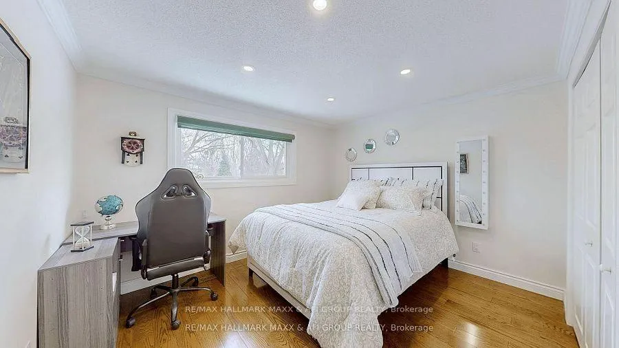 Photo 23 of 25 Sandusky Crescent, Aurora, Aurora Highlands — HOMEH