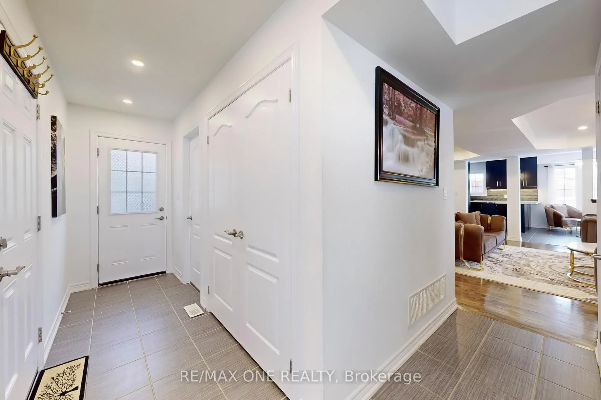 Photo 8 of 2 Westmore Street, Clarington, Courtice — HOMEH