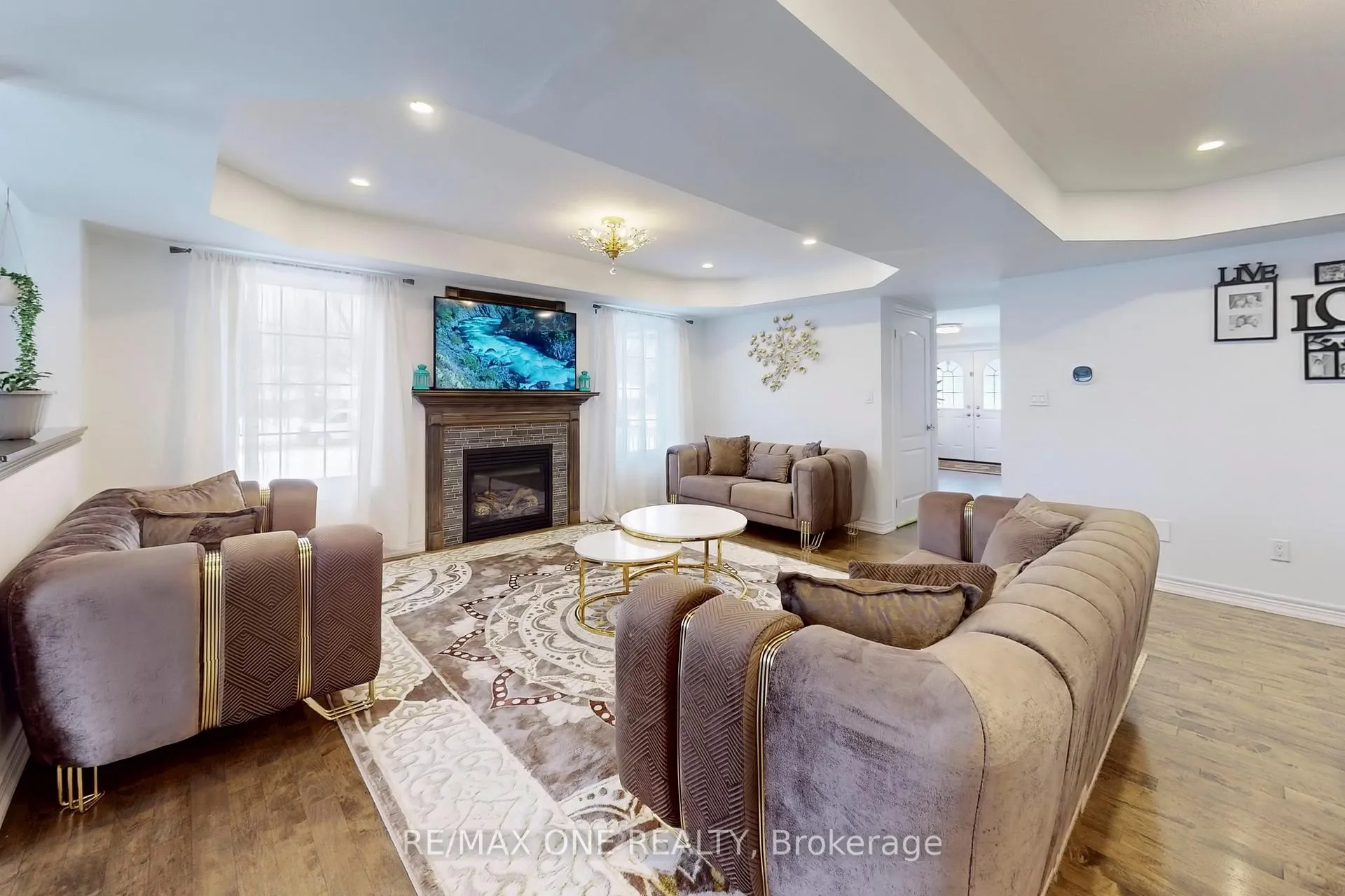 Photo 9 of 2 Westmore Street, Clarington, Courtice — HOMEH