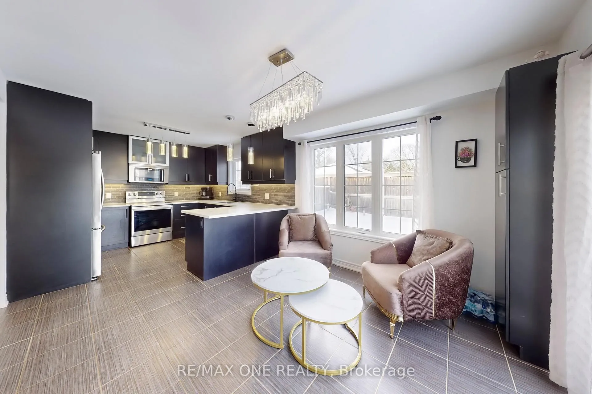 Photo 23 of 2 Westmore Street, Clarington, Courtice — HOMEH