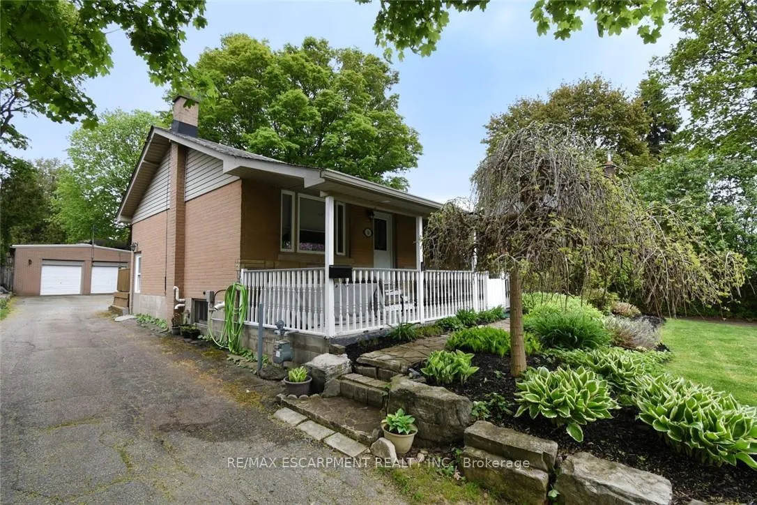 Photo 3 of 16 Margaret Street, Hamilton, Waterdown — HOMEH