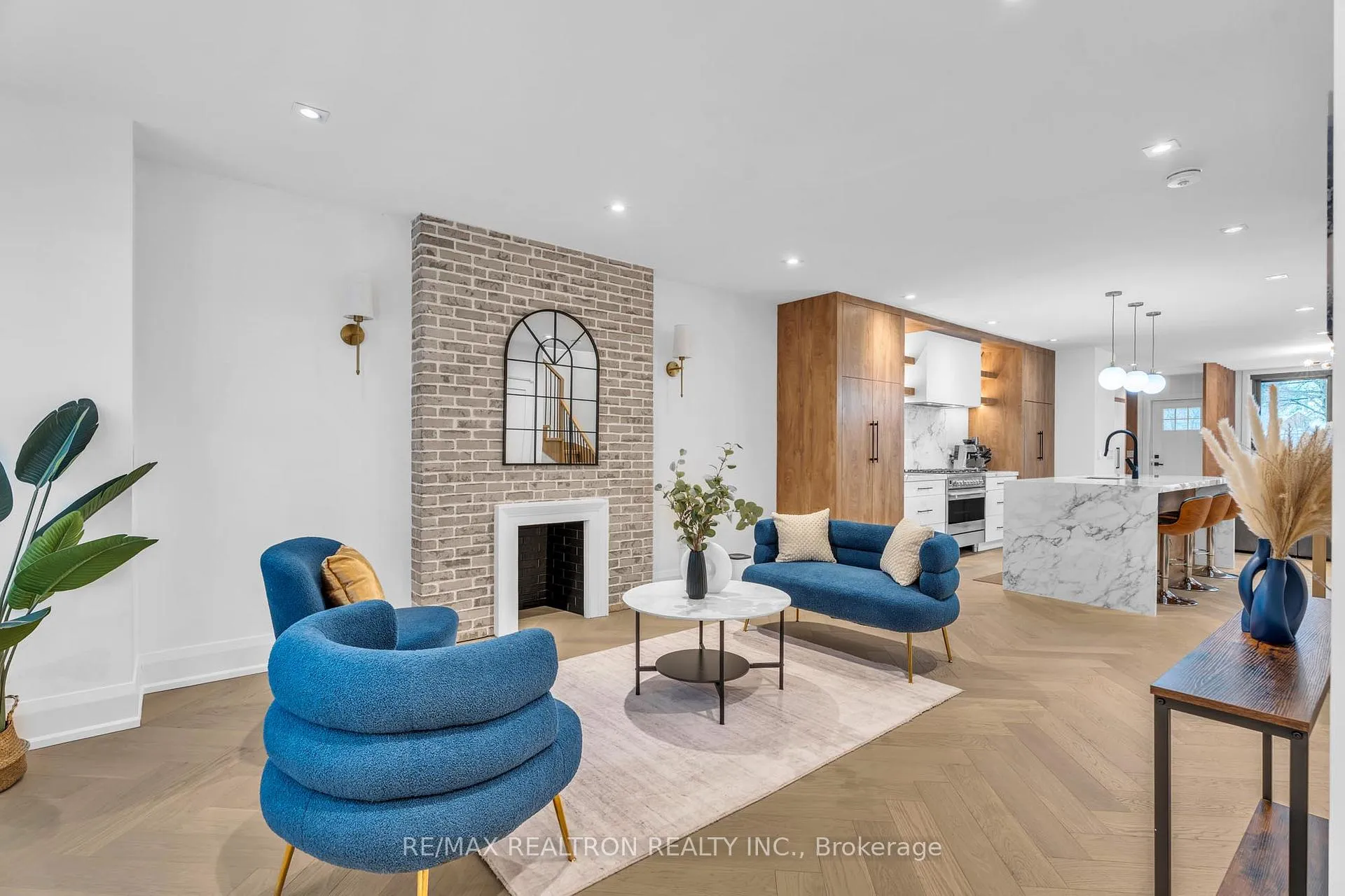 Photo 2 of 146 Arlington Avenue, Toronto, Oakwood Village — HOMEH