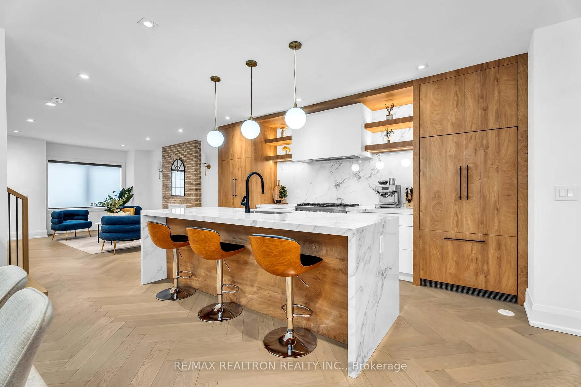 Photo 4 of 146 Arlington Avenue, Toronto, Oakwood Village — HOMEH