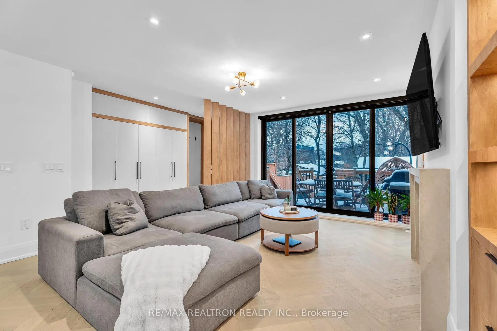 Photo 10 of 146 Arlington Avenue, Toronto, Oakwood Village — HOMEH
