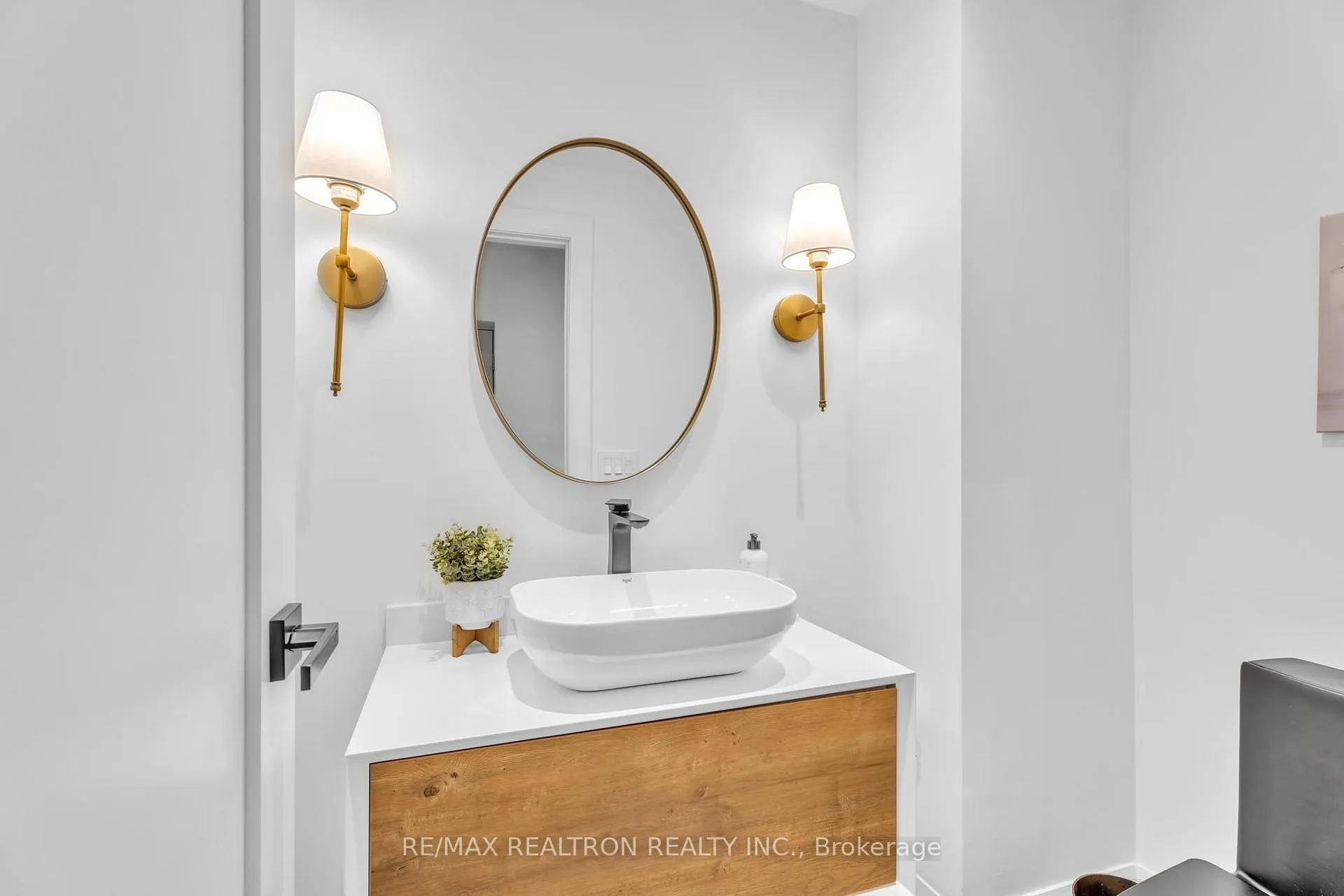Photo 16 of 146 Arlington Avenue, Toronto, Oakwood Village — HOMEH