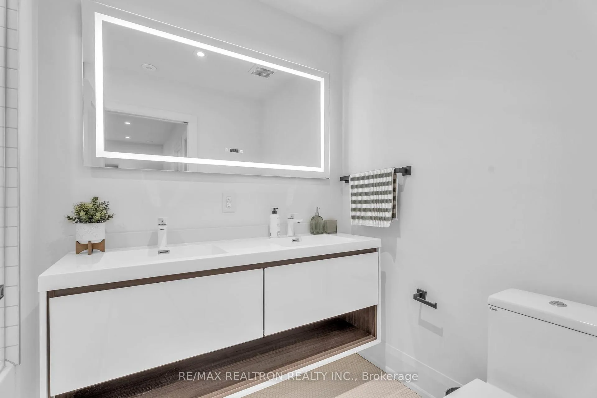 Photo 25 of 146 Arlington Avenue, Toronto, Oakwood Village — HOMEH
