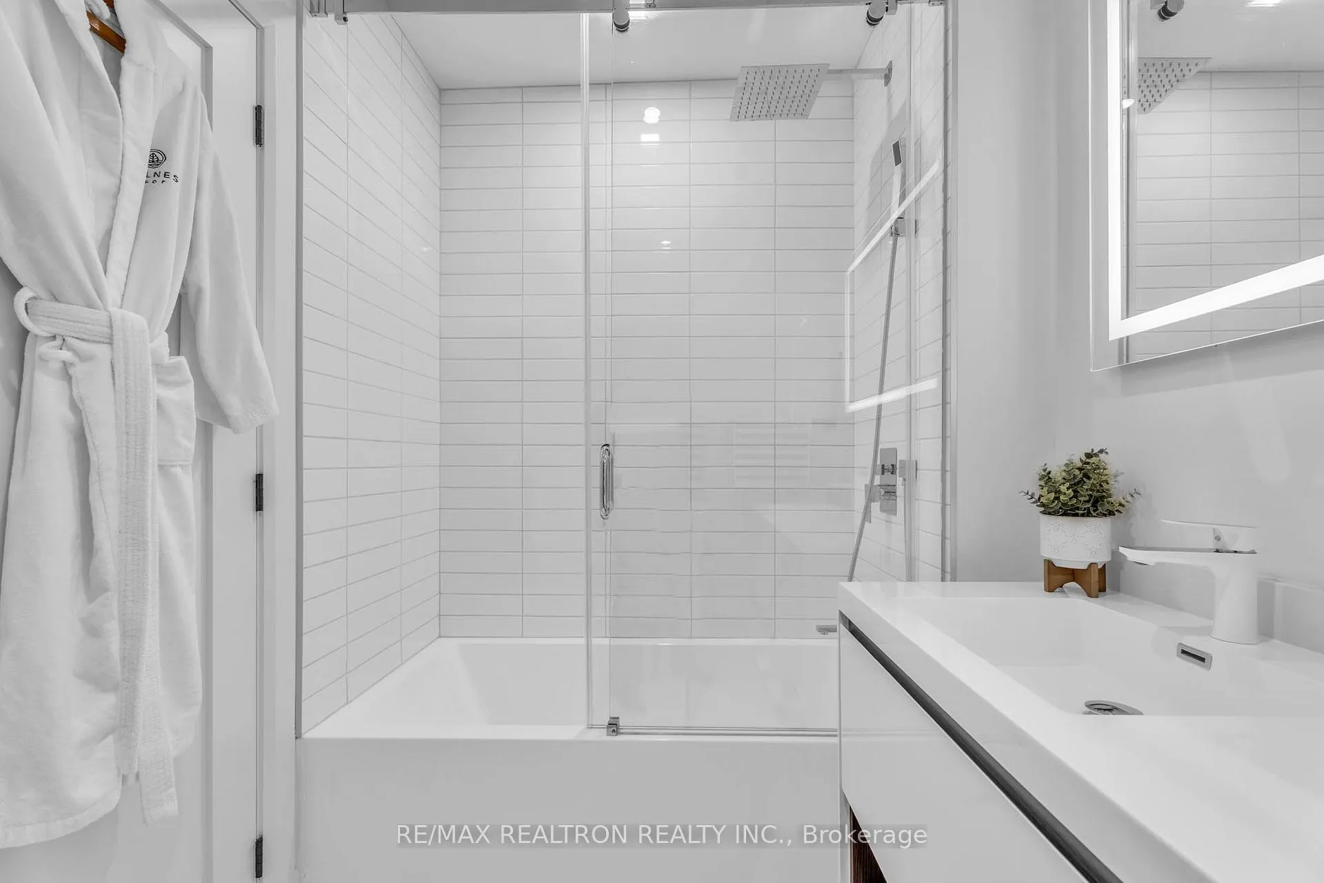 Photo 26 of 146 Arlington Avenue, Toronto, Oakwood Village — HOMEH