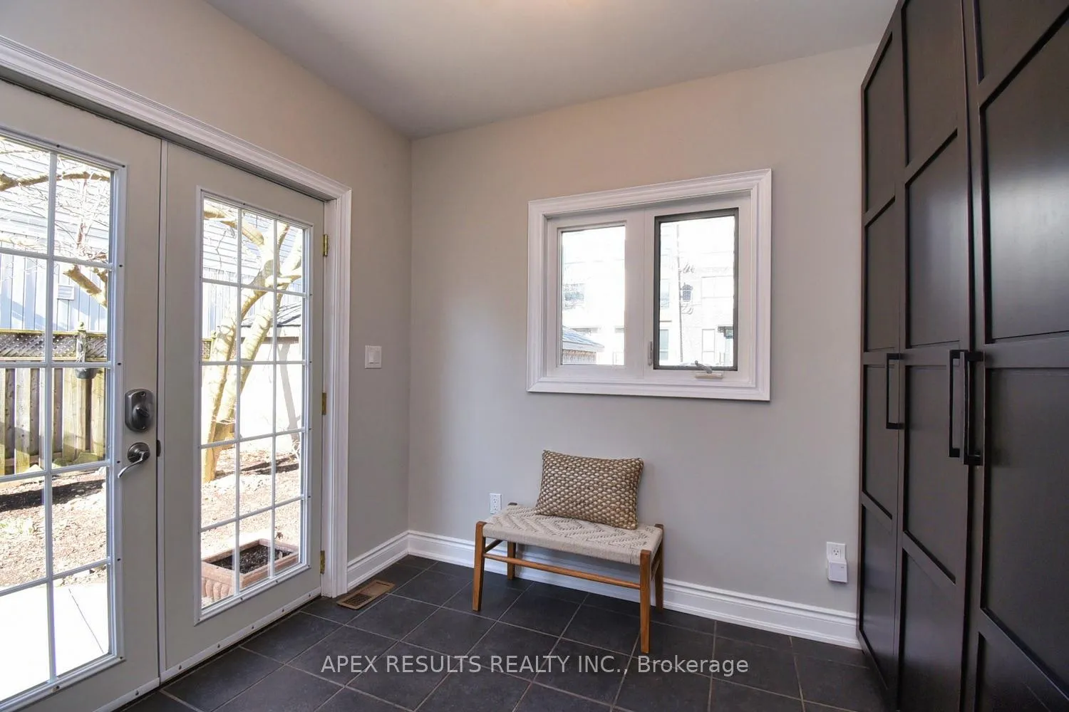 Photo 32 of 332 King Street W, Hamilton, Dundas — HOMEH