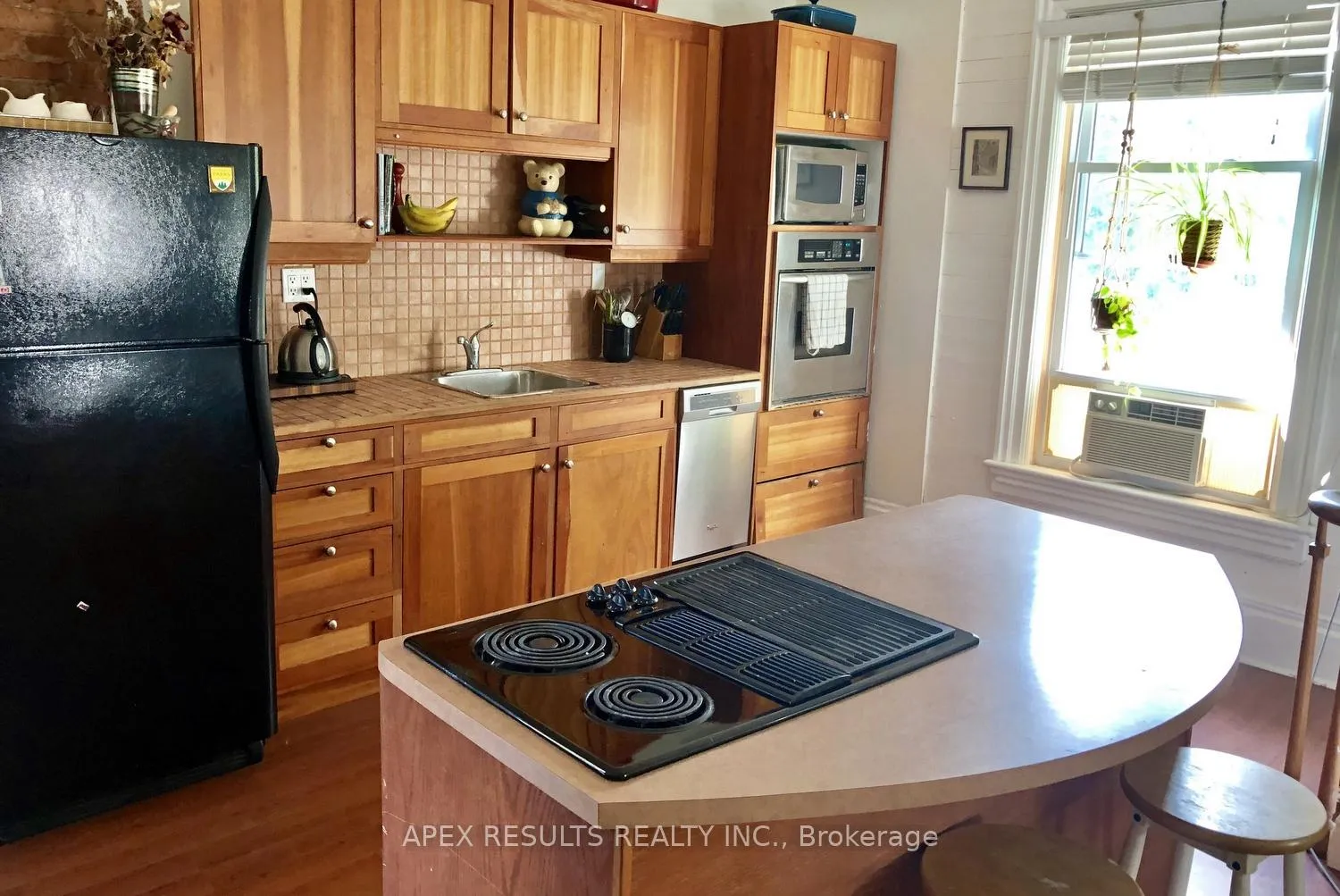 Photo 37 of 332 King Street W, Hamilton, Dundas — HOMEH