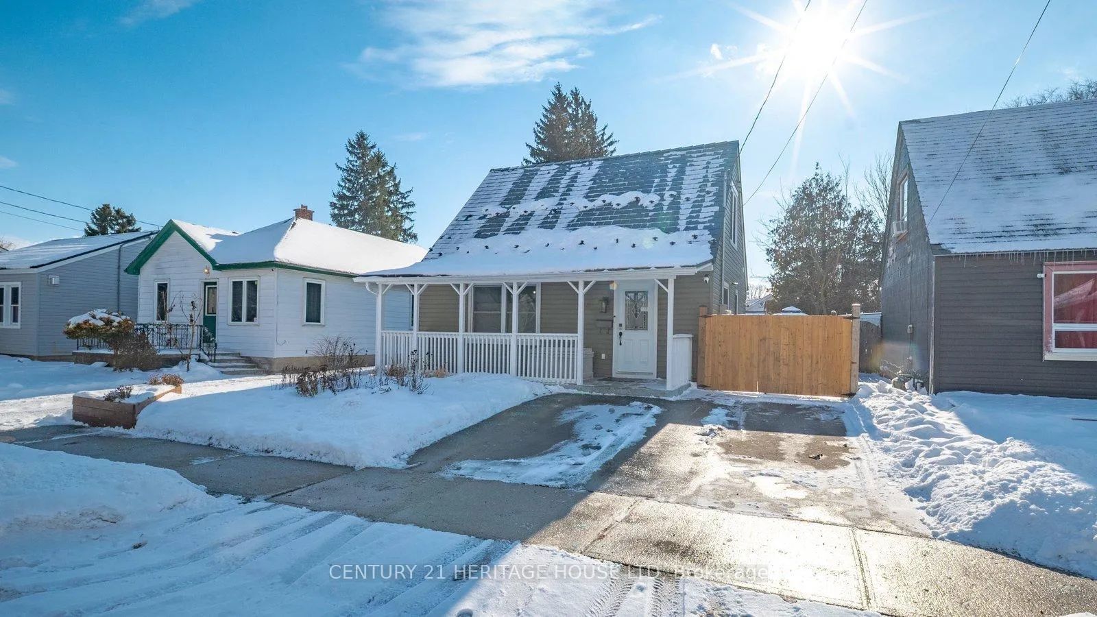 Photo 2 of 80 Aberdeen Avenue, Brantford — HOMEH