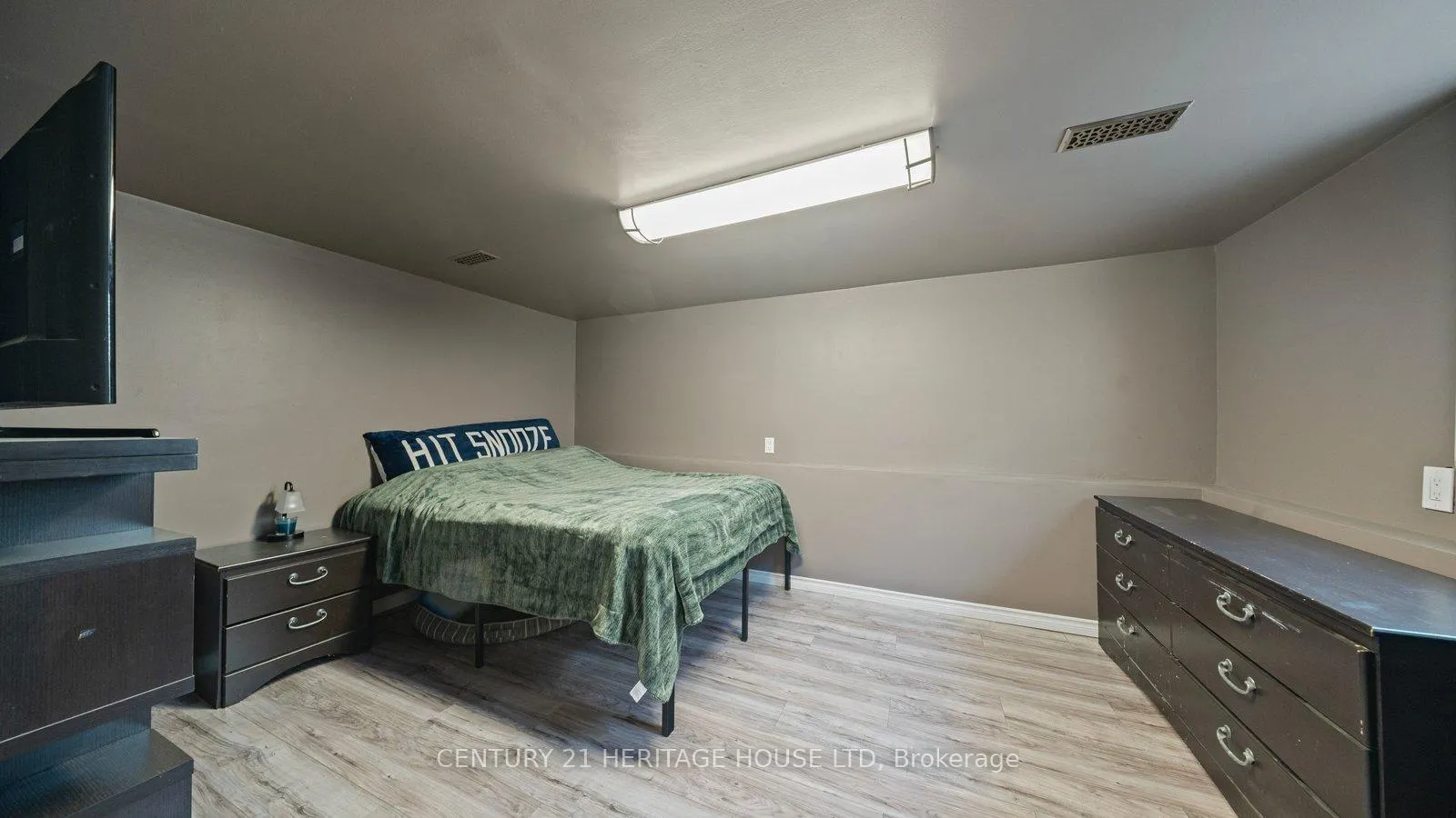 Photo 20 of 80 Aberdeen Avenue, Brantford — HOMEH