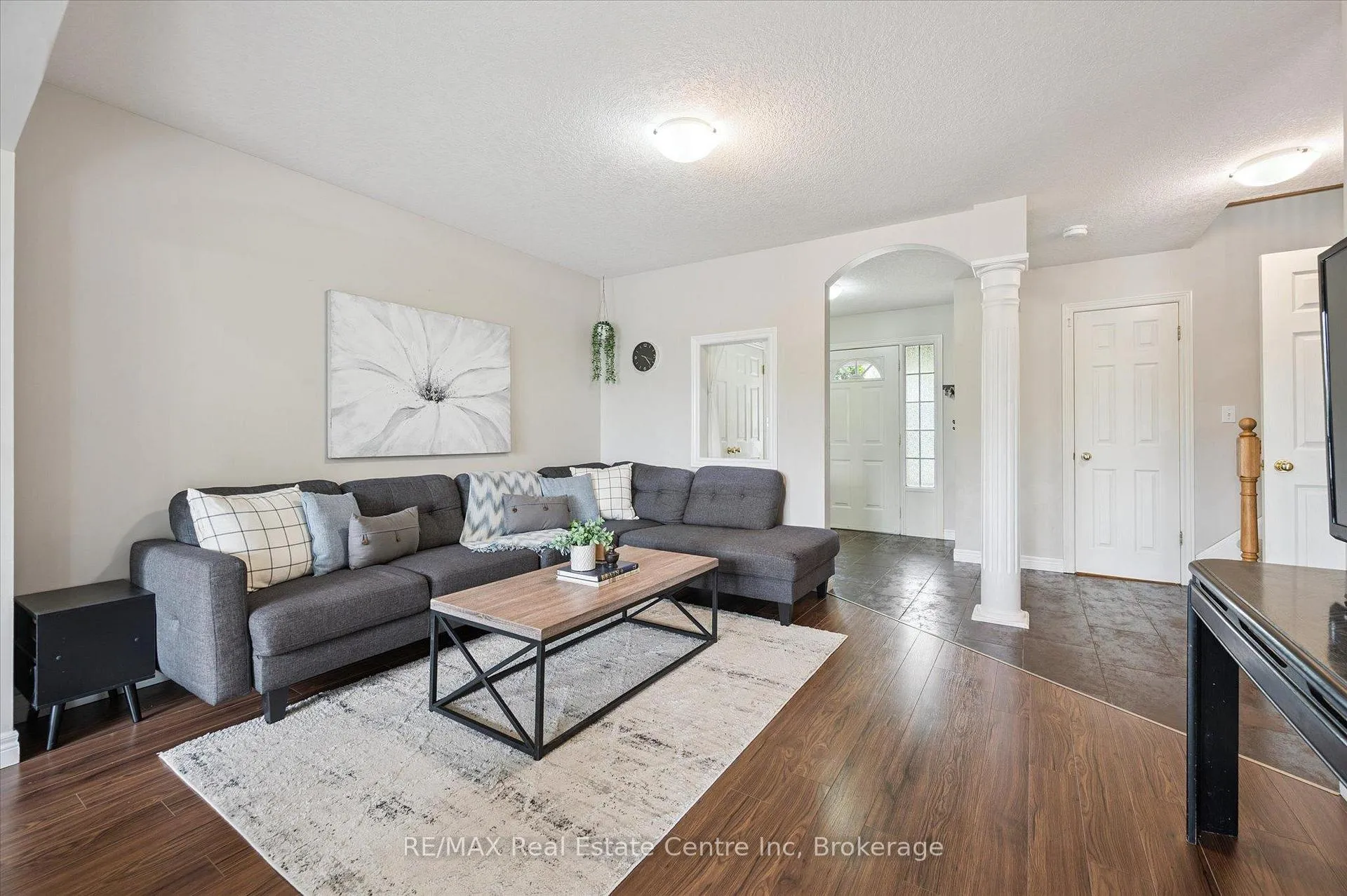 Photo 5 of 266 Briarmeadow Drive, Kitchener, Idlewood — HOMEH