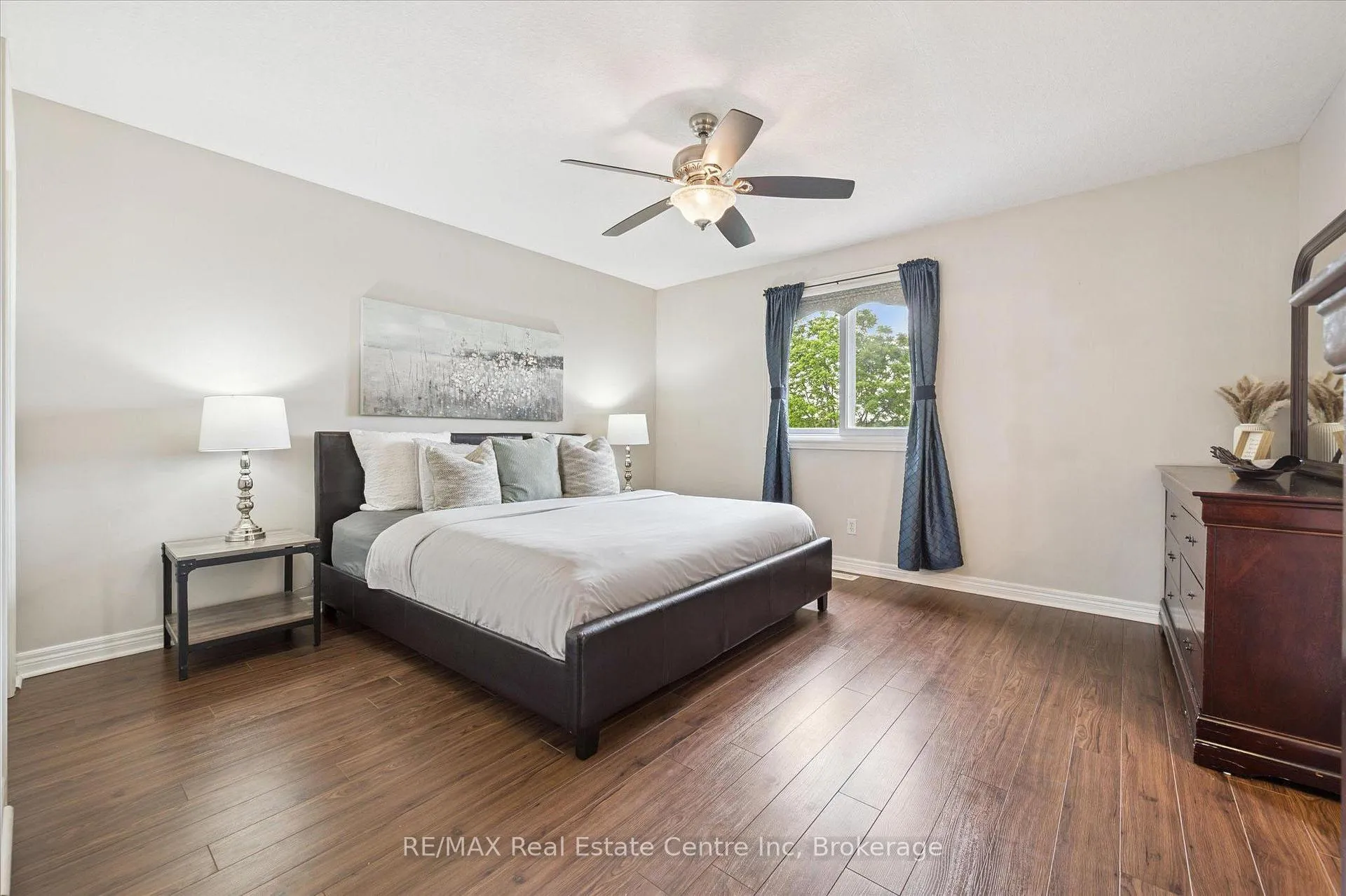 Photo 15 of 266 Briarmeadow Drive, Kitchener, Idlewood — HOMEH